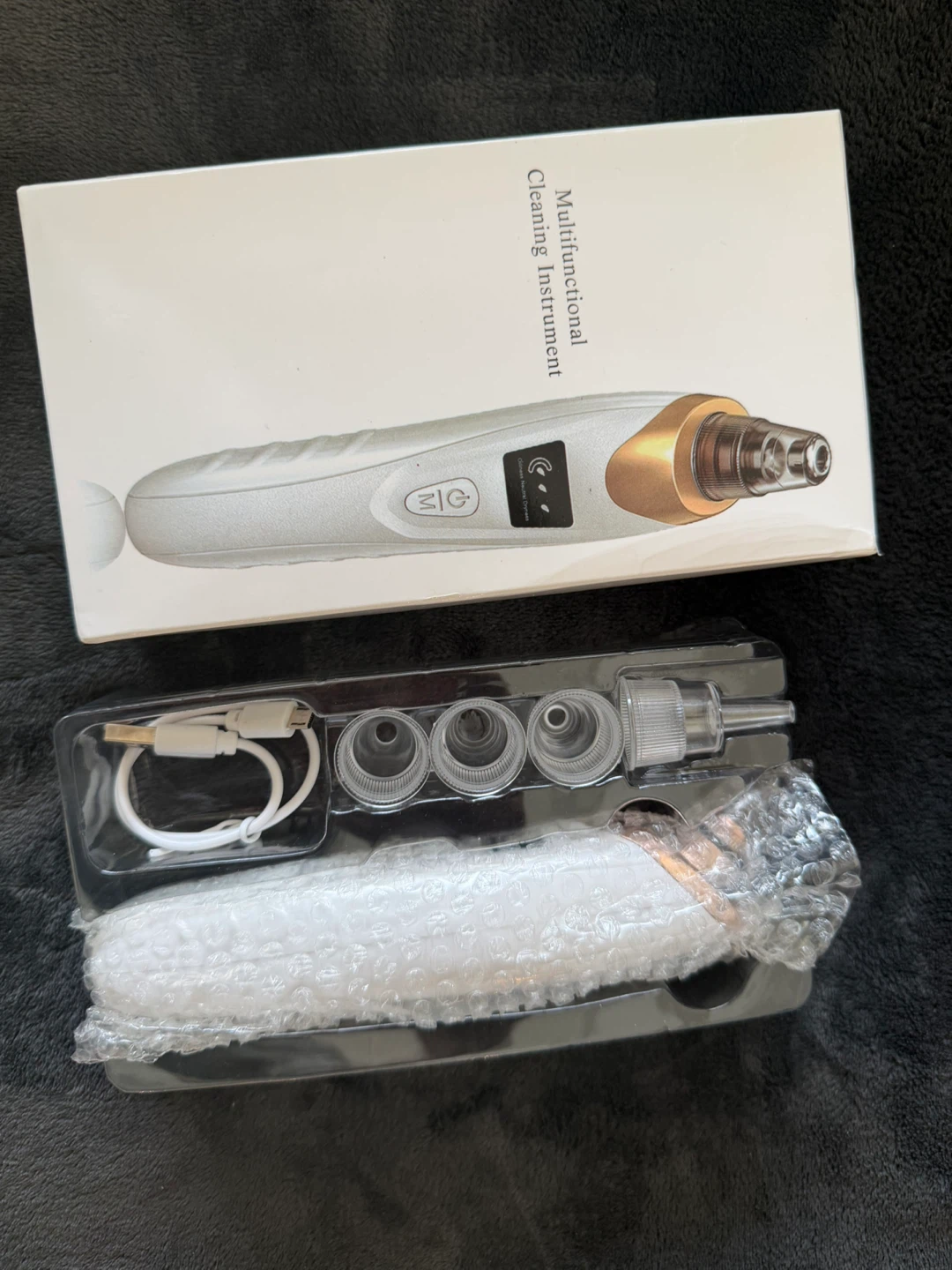 Blackhead remover vacuum