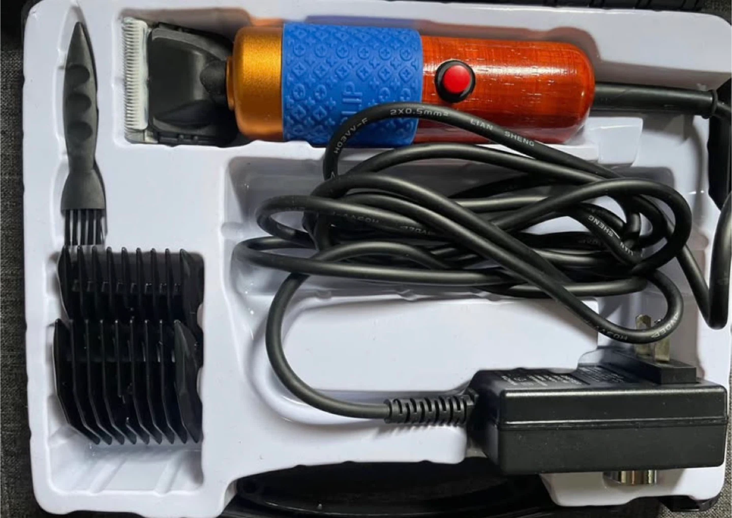 Tufting carpet trimming/clippers