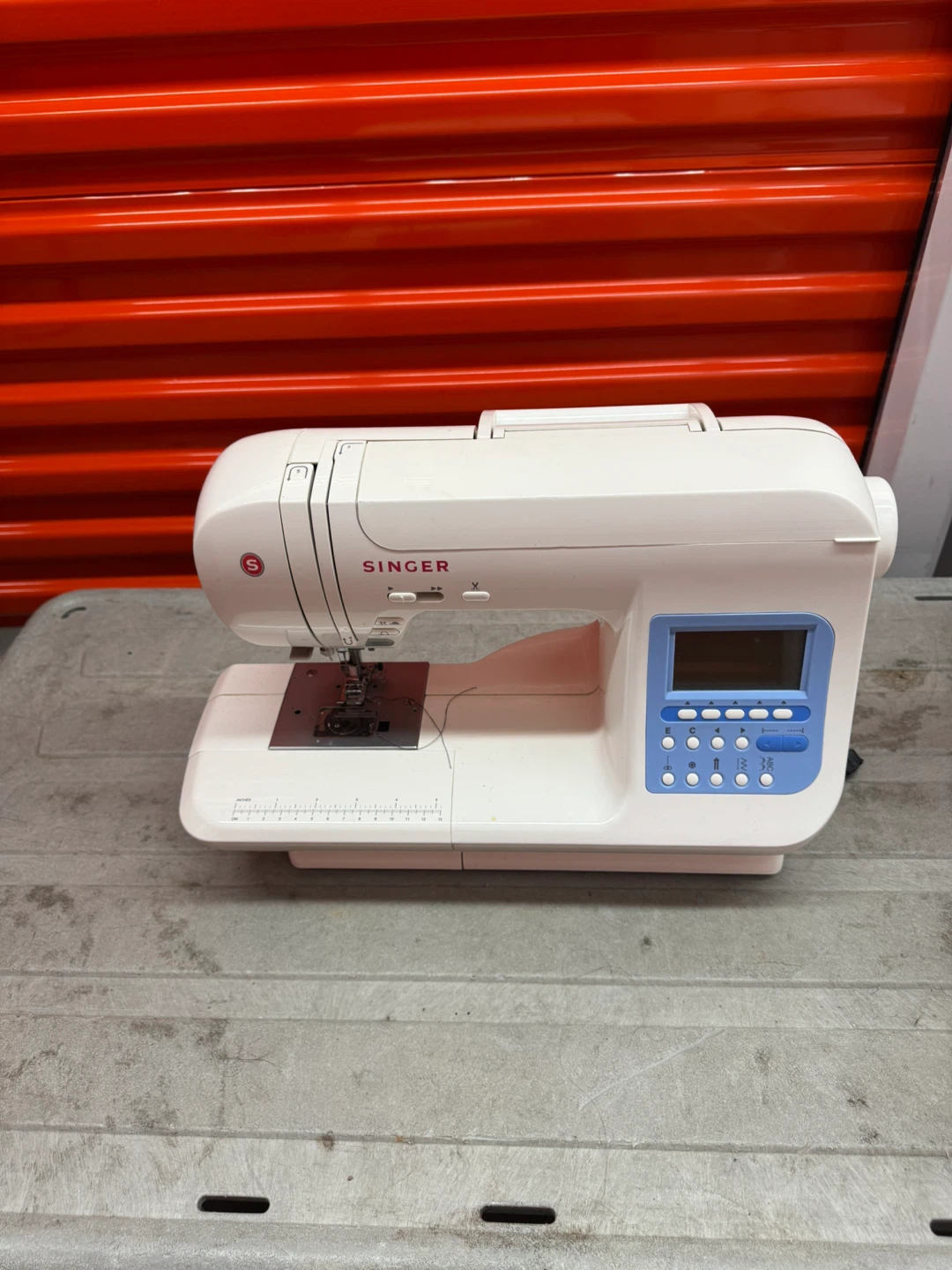Singer Sewing Machine with fabric - photo 2