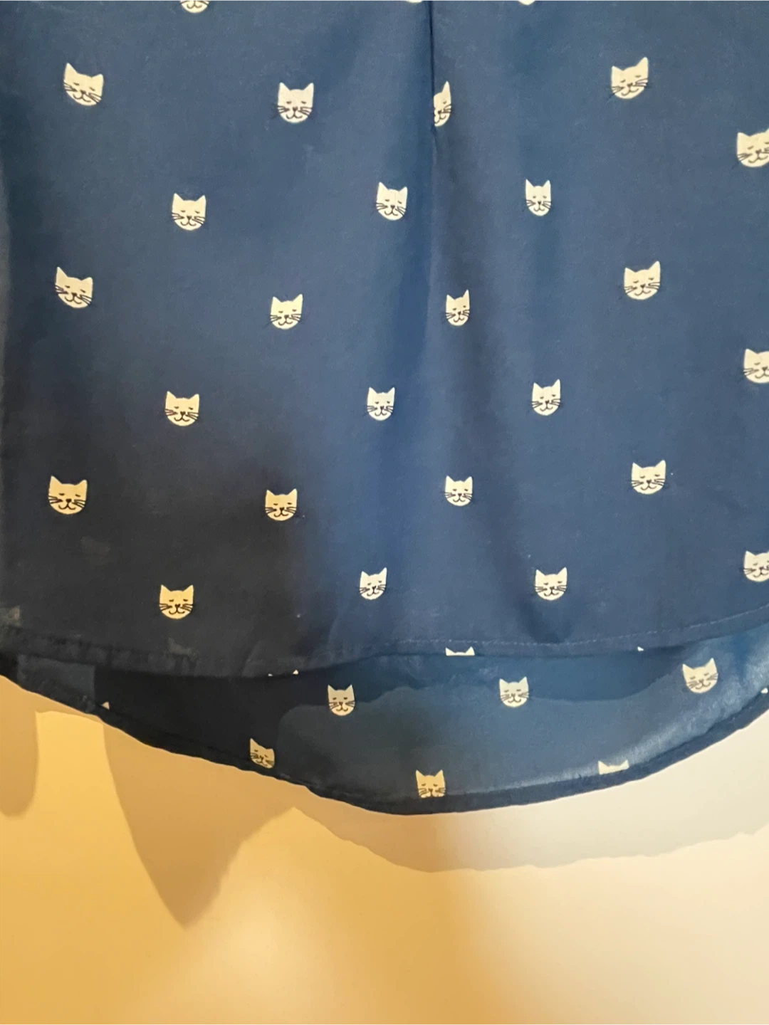 NEW American Eagle Blue Cat Print Short Sleeve Blouse - photo 2