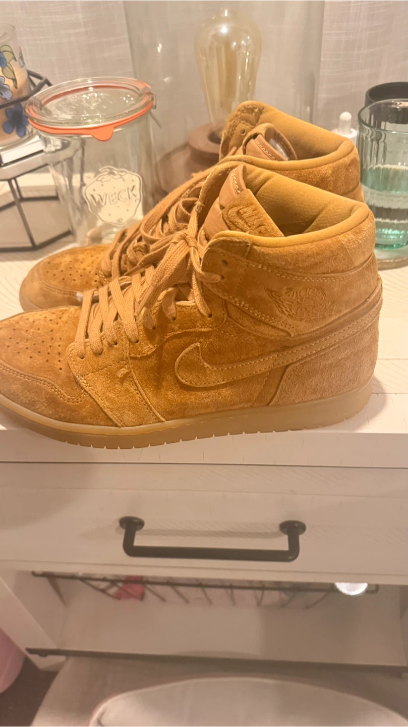 Nike Air Jordan 1 High Wheat Suede Men's Shoes US 11 - photo 3