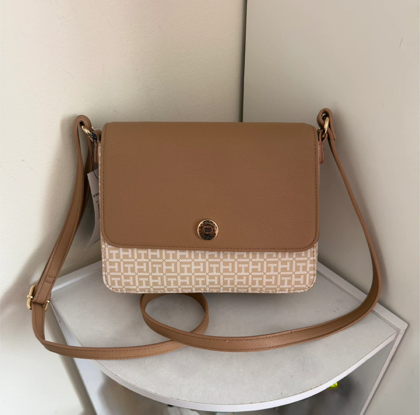 Tommy Hilfiger Crossbody Bag