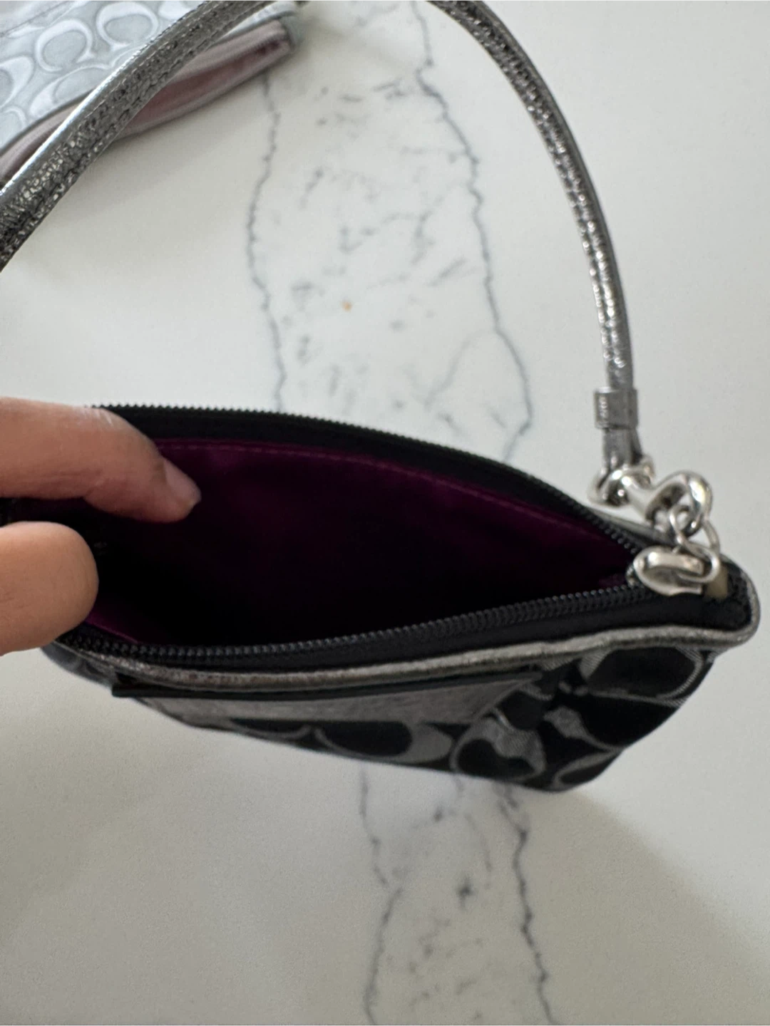 Coach Wristlet Black Silver Signature Pattern - photo 3