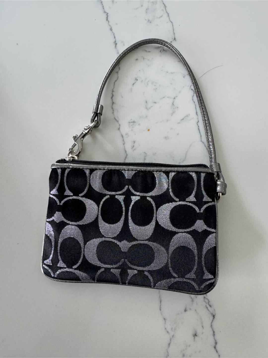Coach Wristlet Black Silver Signature Pattern - photo 2