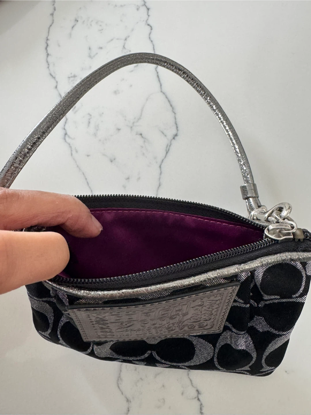 Coach Wristlet Black Silver Signature Pattern - photo 4