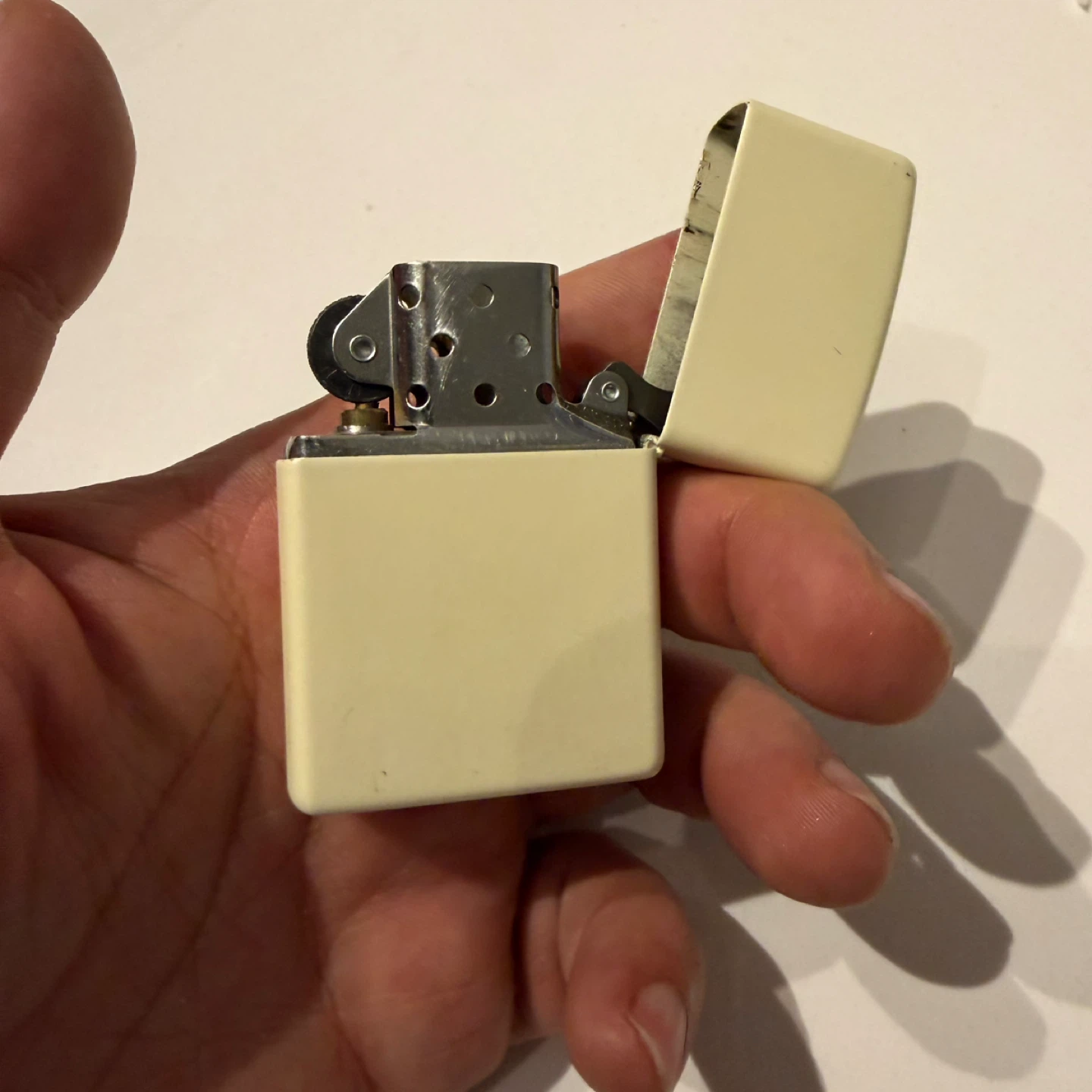 2014 Zippo White Matte Lighter – Made in USA - photo 2