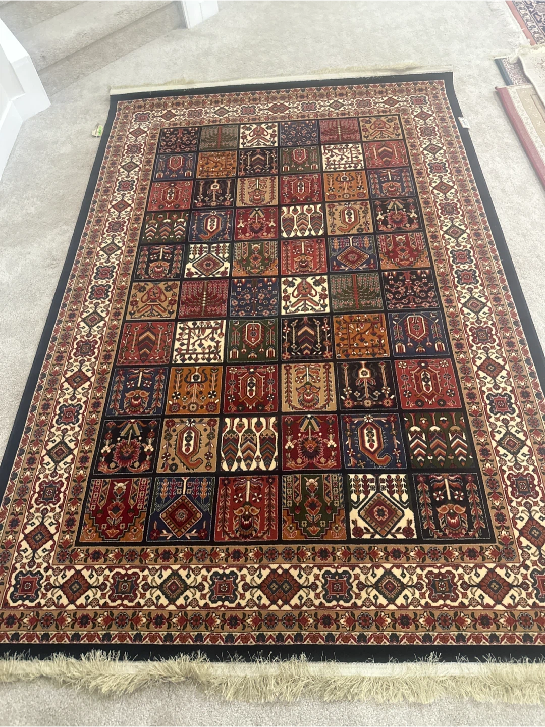 Persian Rug with Traditional Pattern - photo 3