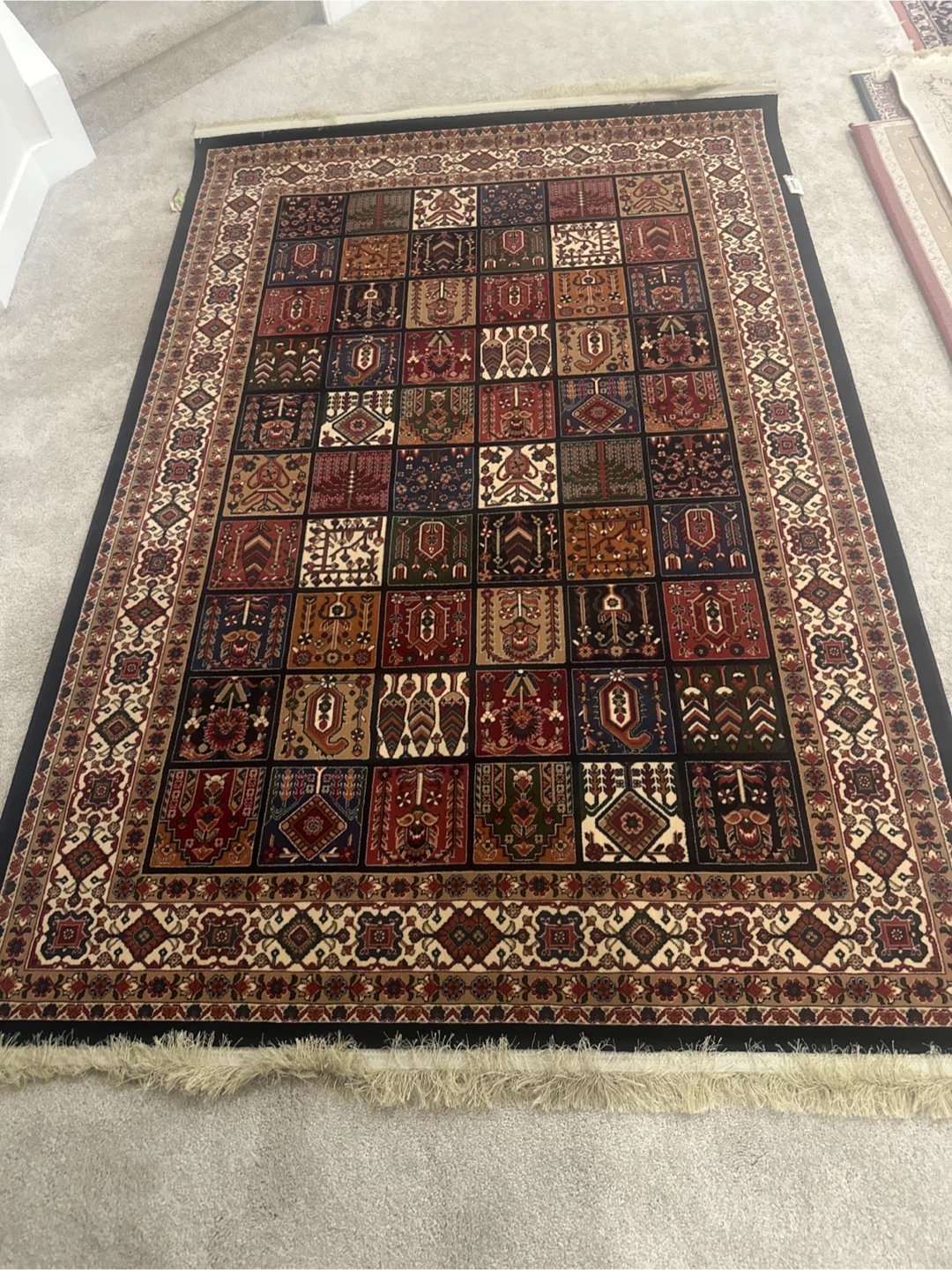 Persian Rug with Traditional Pattern - photo 2