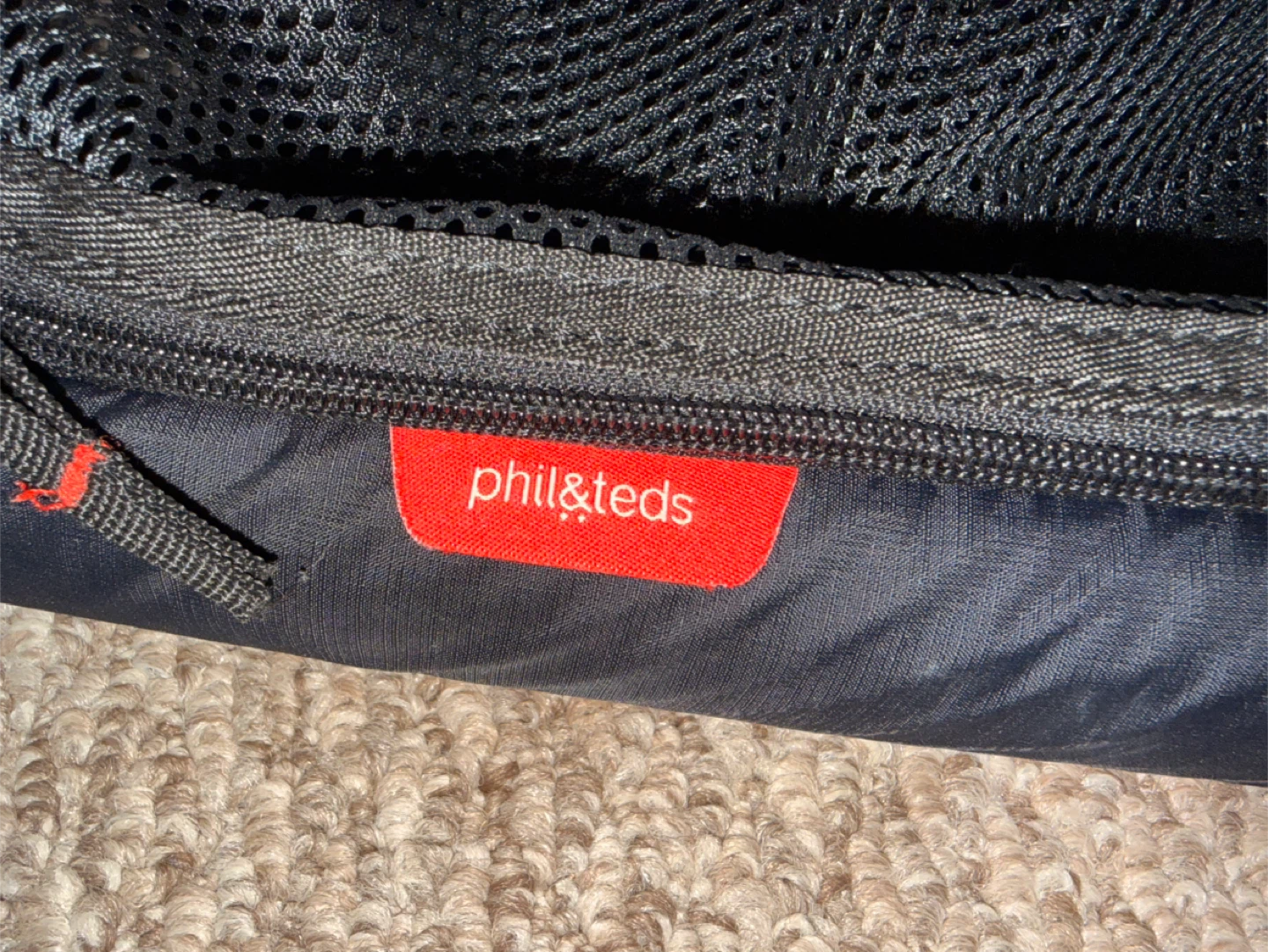 Phil & Teds Portable Travel Cot - photo 2