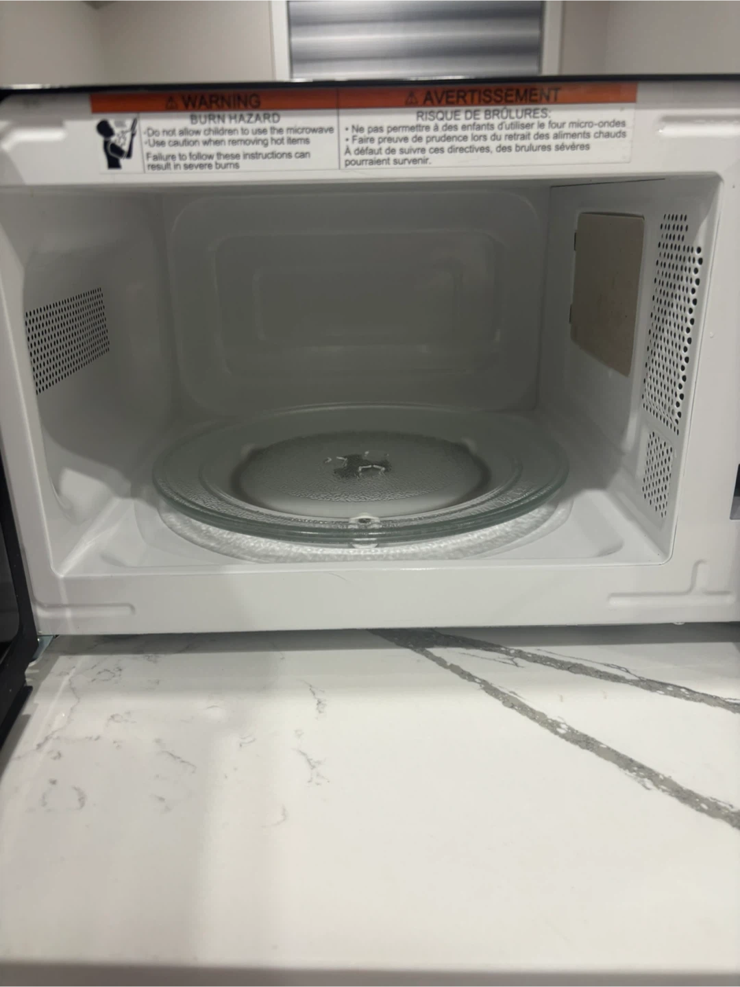 Hamilton Beach Microwave - photo 2