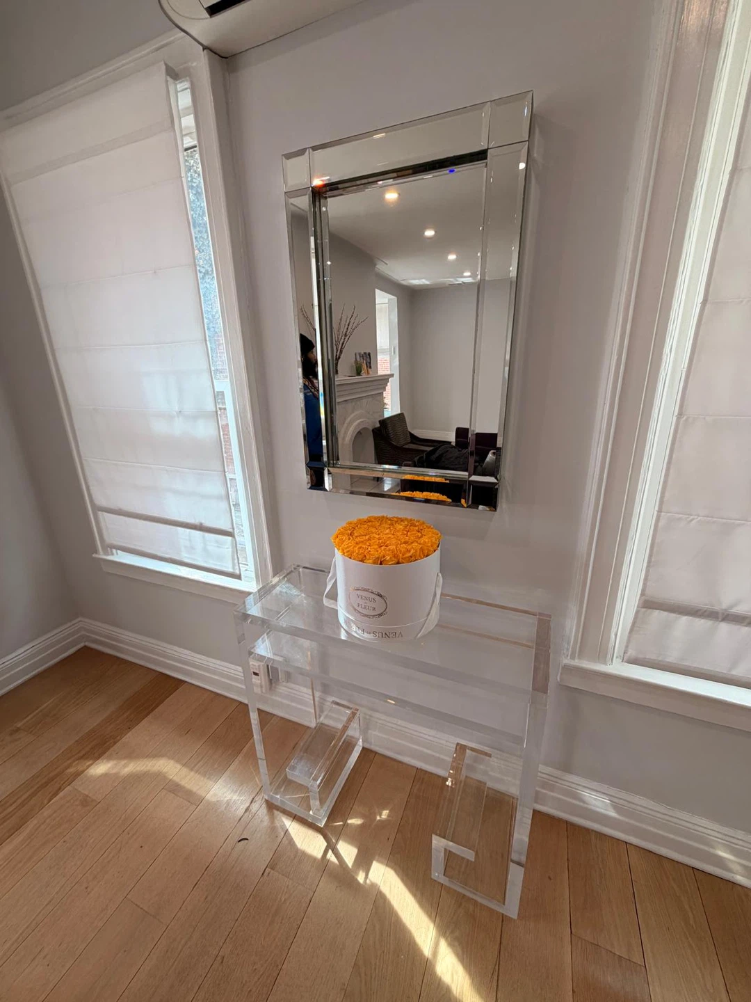 High-quality acrylic entryway table