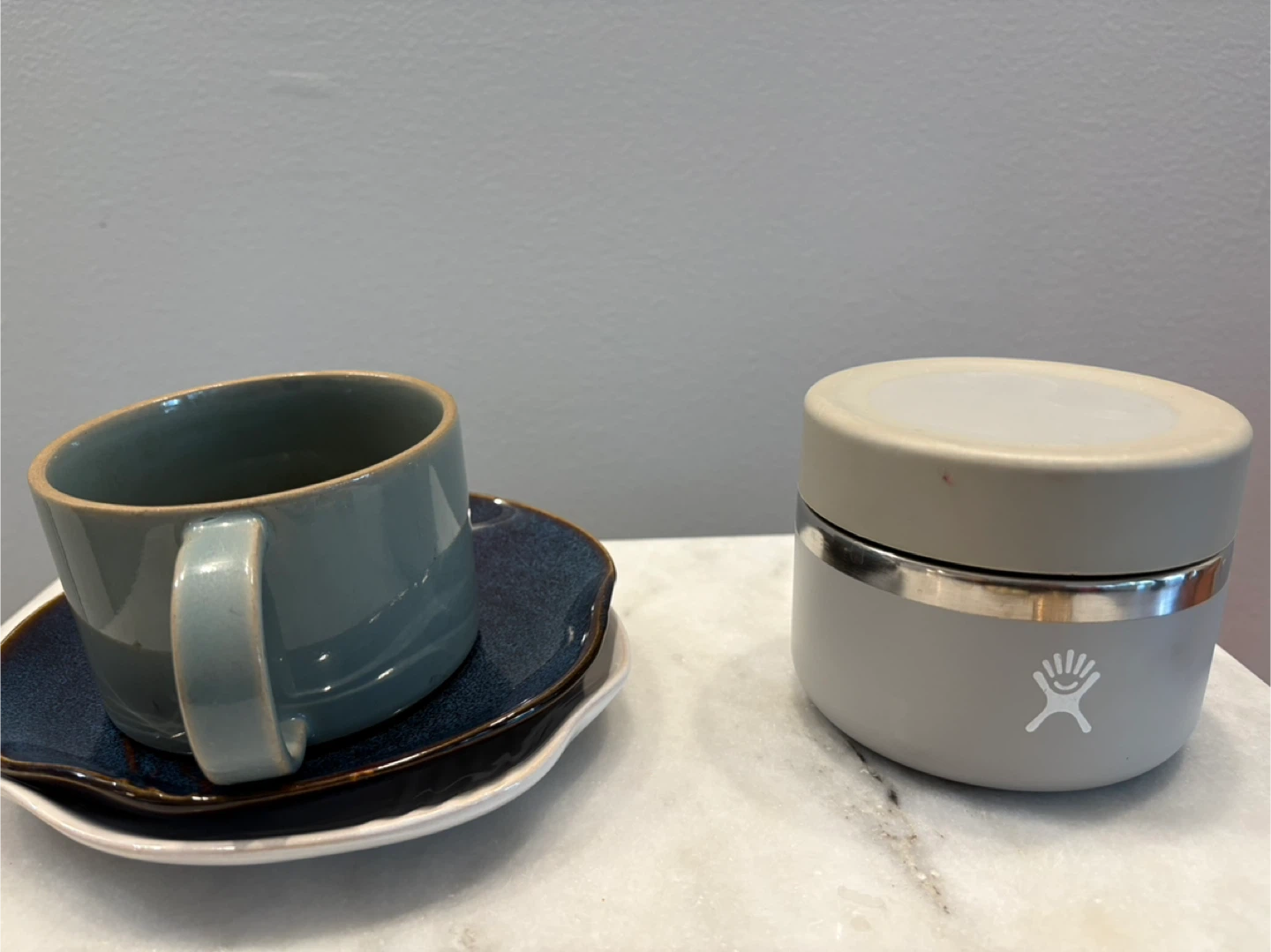 Hydro Flask Food Jar + mug + plates