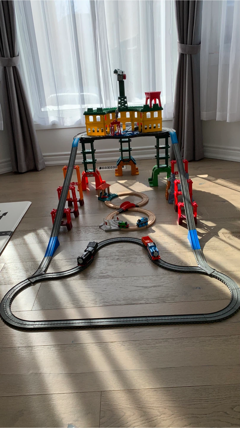 Thomas & Friends Super Station and Wooden Set