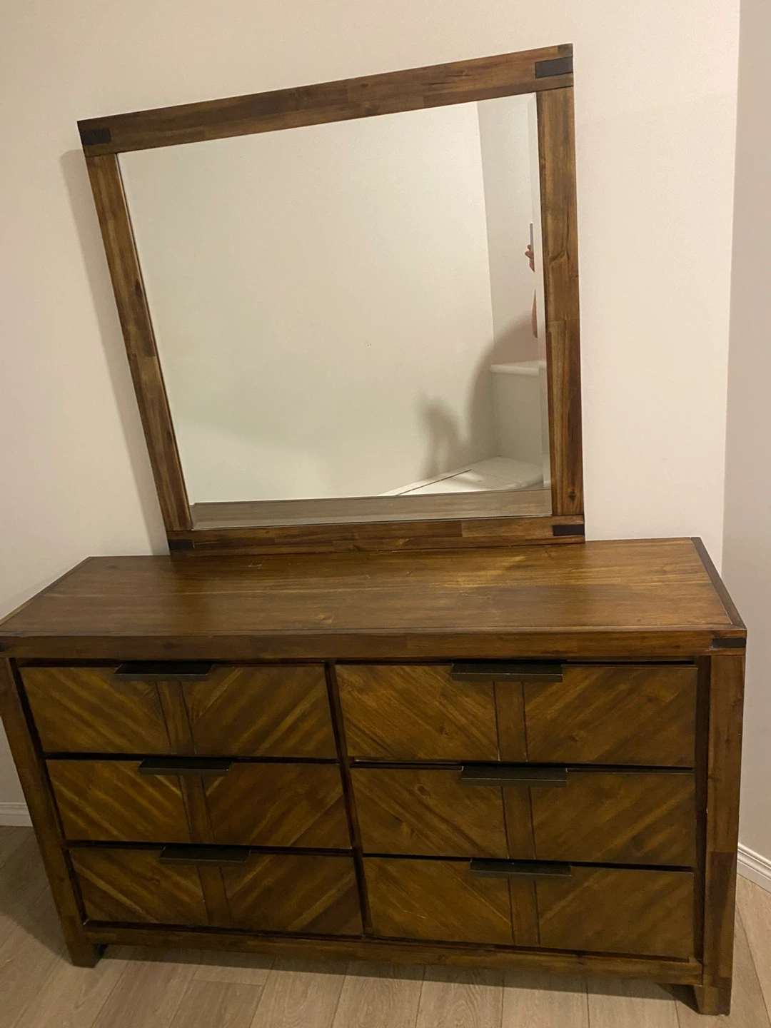 Rustic Brown 6-Drawer Dresser with Mirror