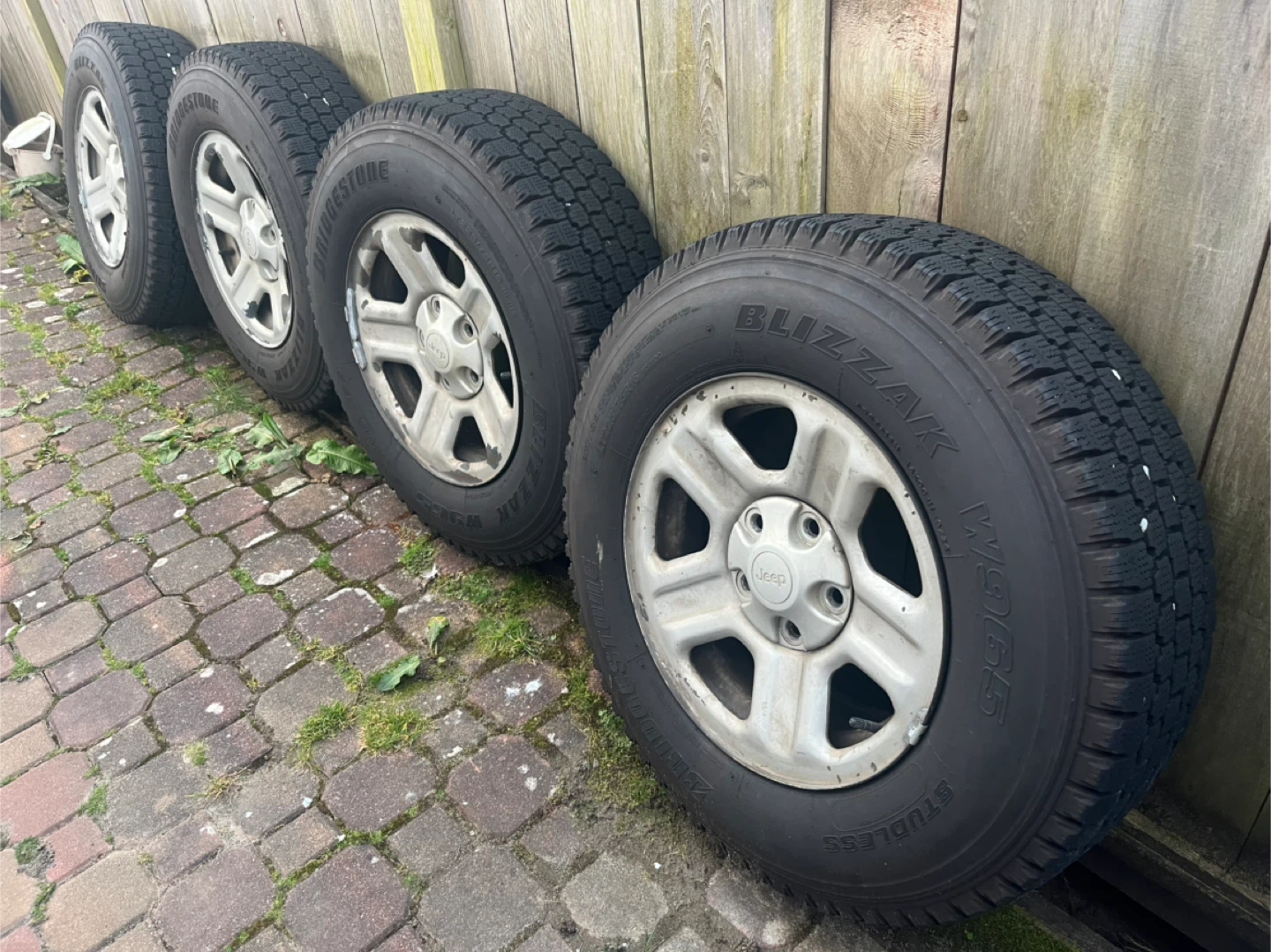 Set of 4 Bridgestone Blizzak LT225/75R16 Tires with Rims - photo 3