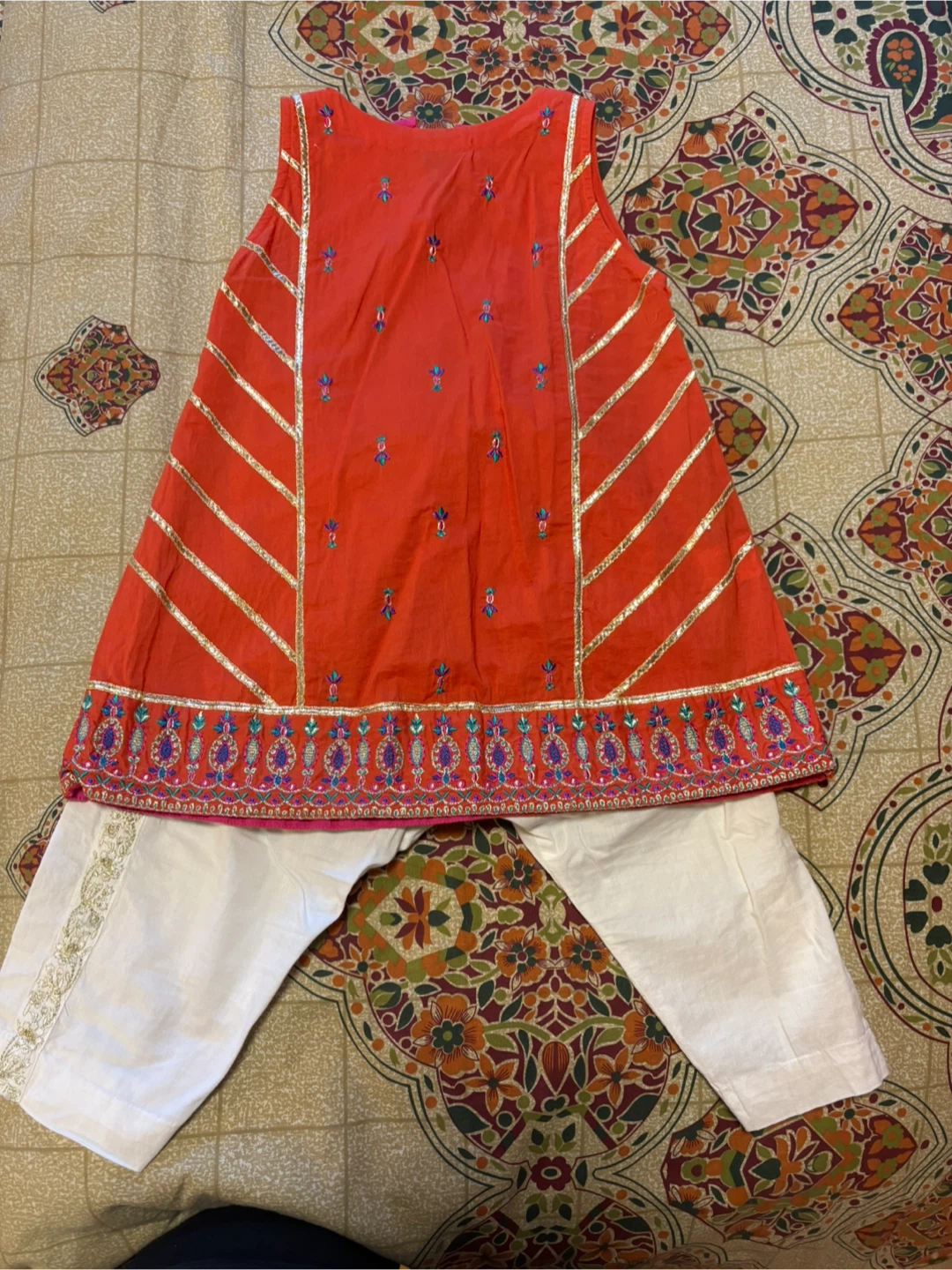 2T girls Orange Sleeveless Kameez with White Pants