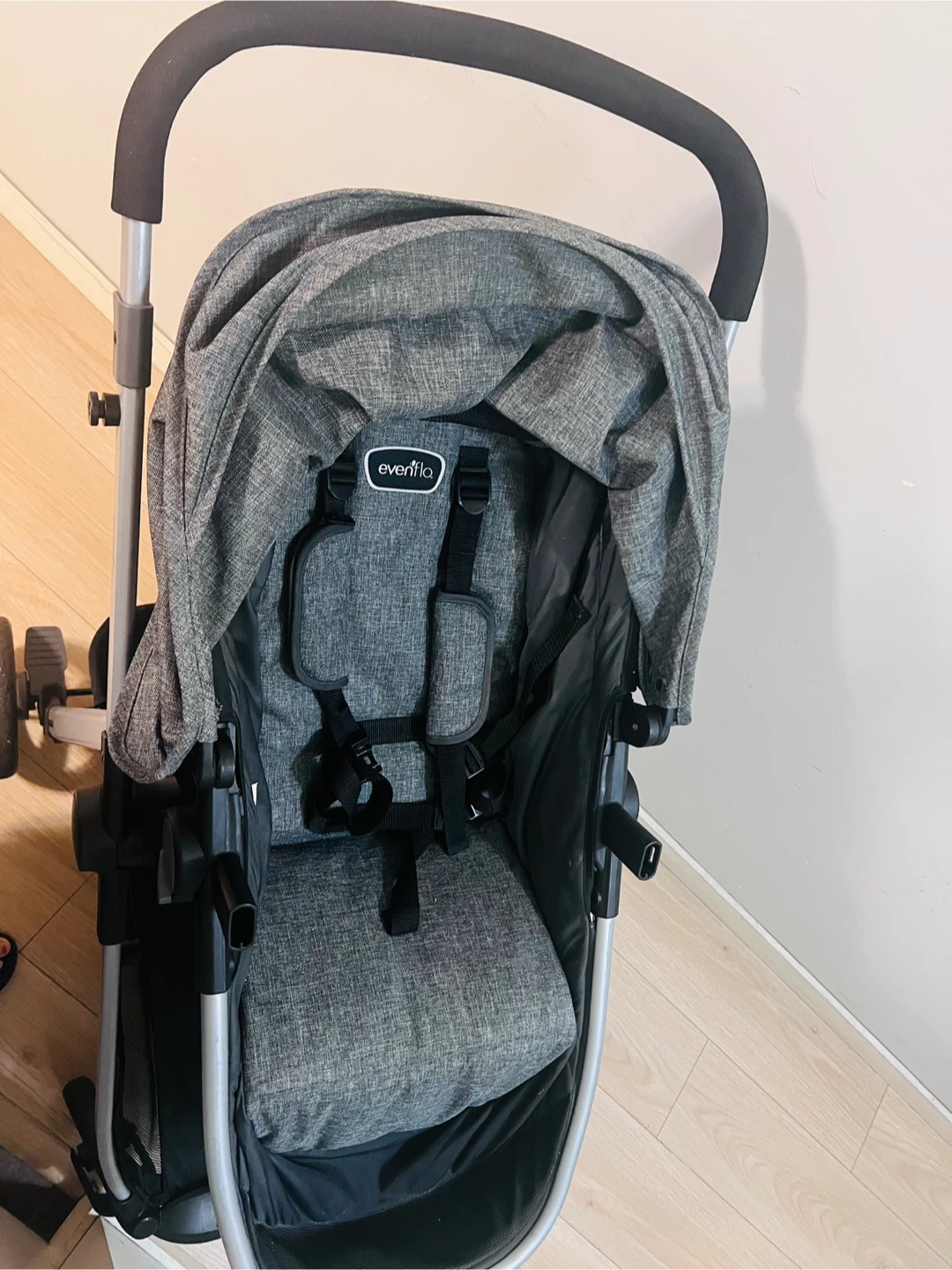 Evenflo Omni Plus Stroller with bassinet - photo 2