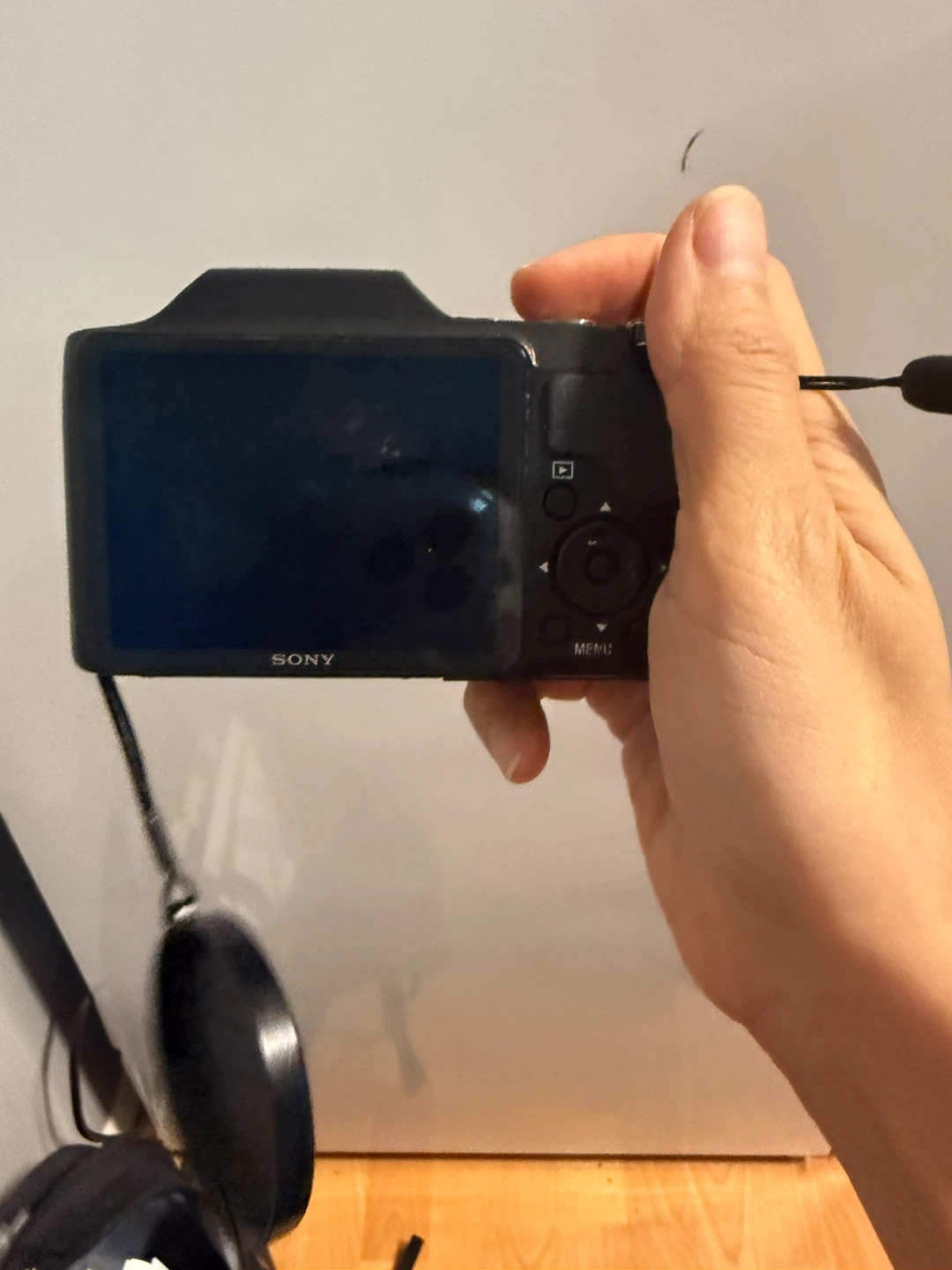 Sony Cyber-shot Digital Camera - photo 2