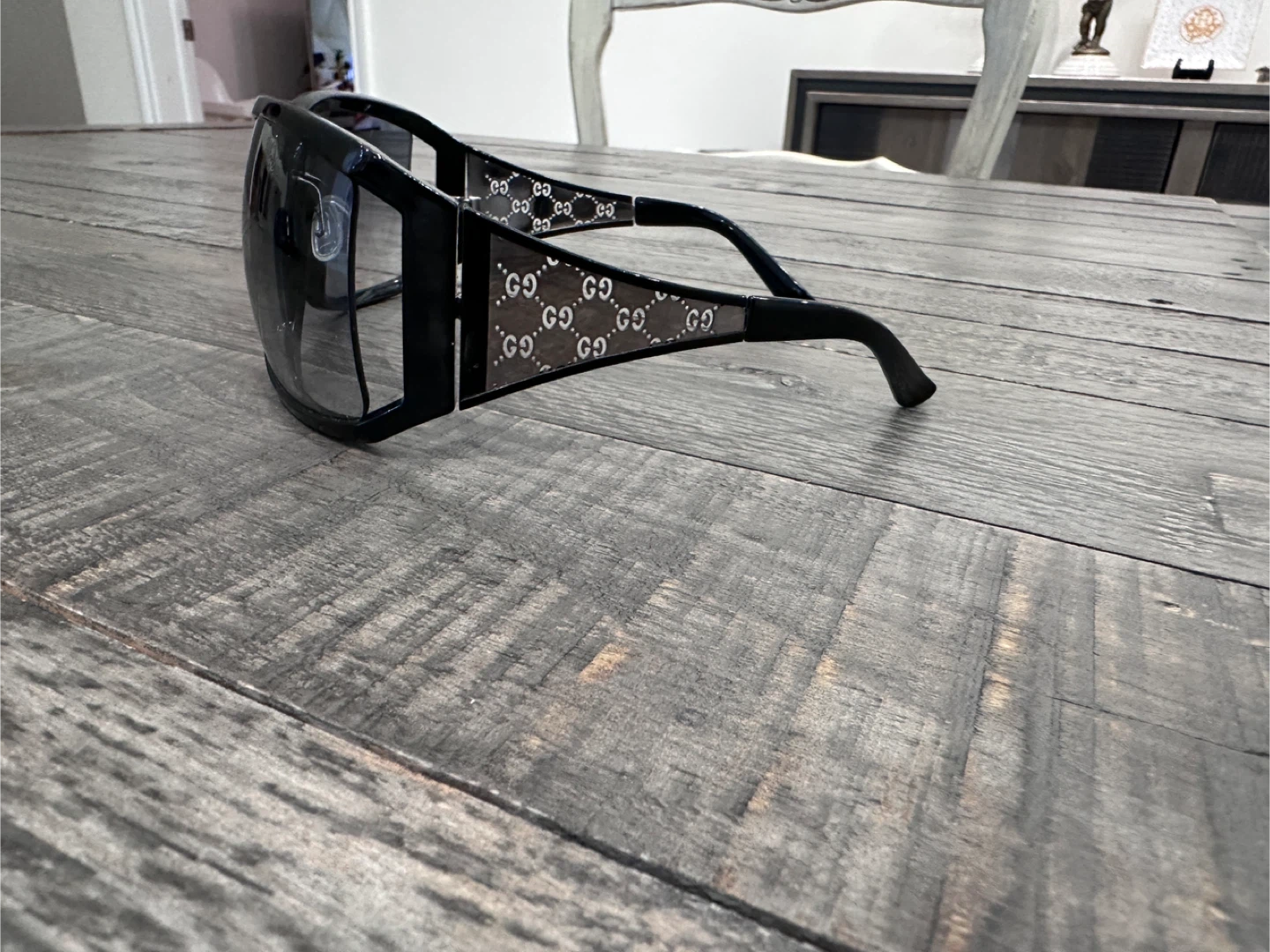 Gucci Sunglasses with Case - photo 2