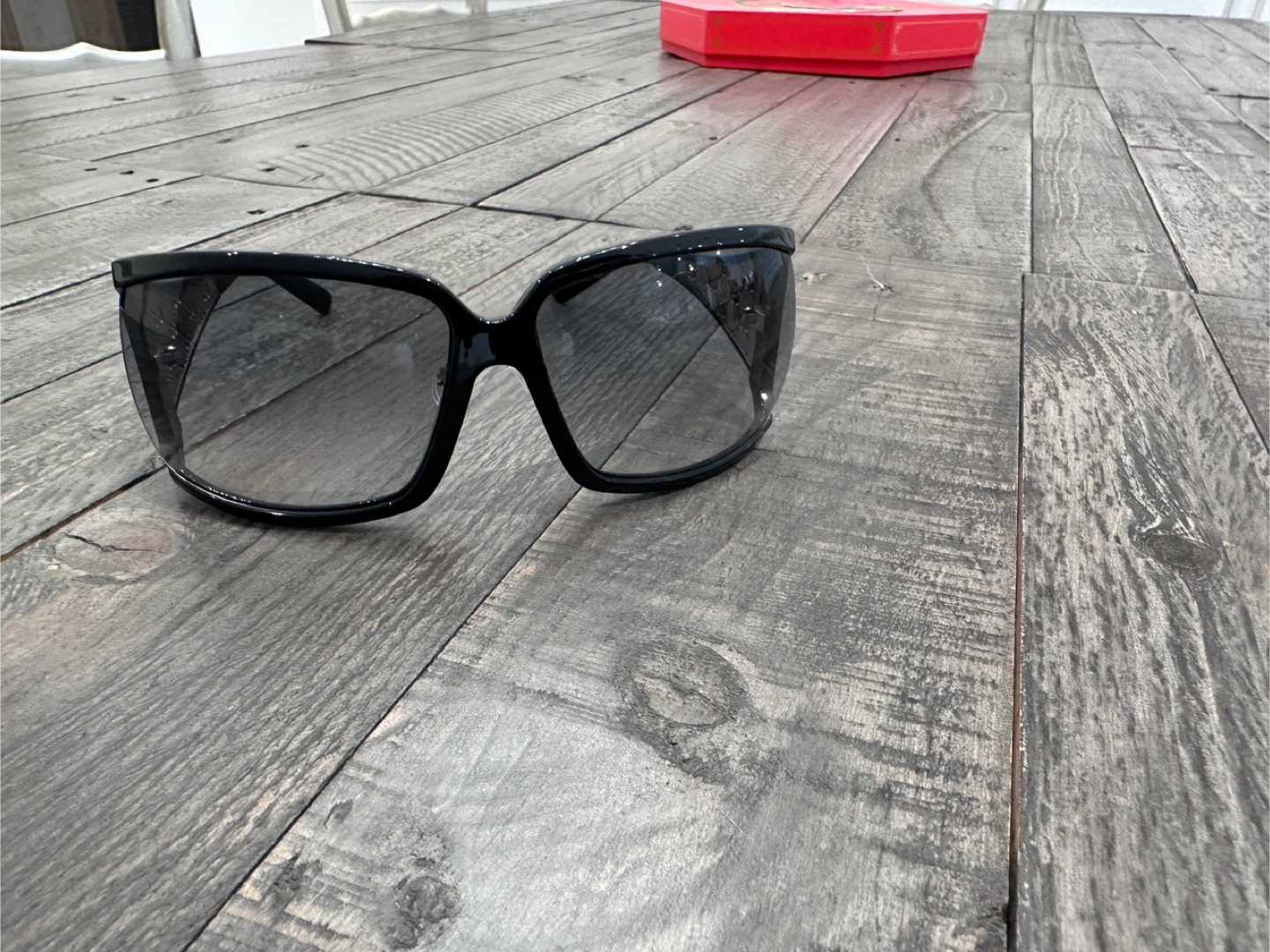 Gucci Sunglasses with Case - photo 3
