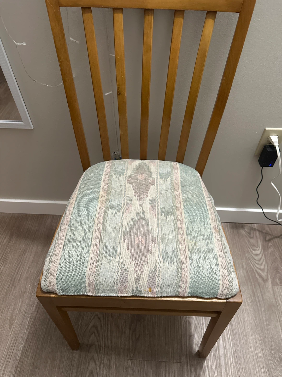 🧡Wooden Dining Chair with Patterned 🧡Seat - photo 2
