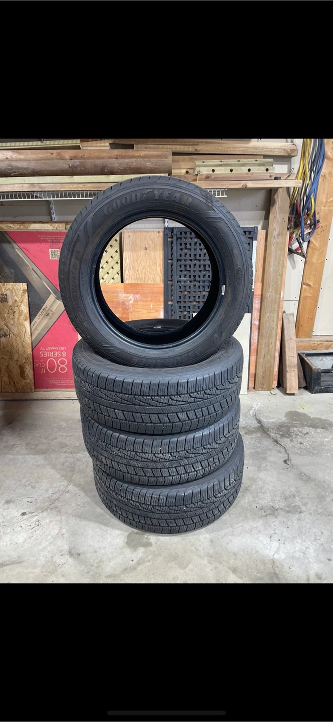 Goodyear Assurance All-Season Tires (4) - 255/55R20