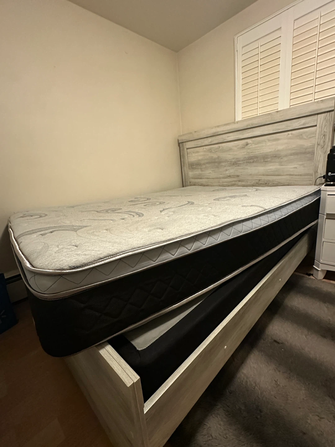 Queen size Bedroom set for sell - photo 3