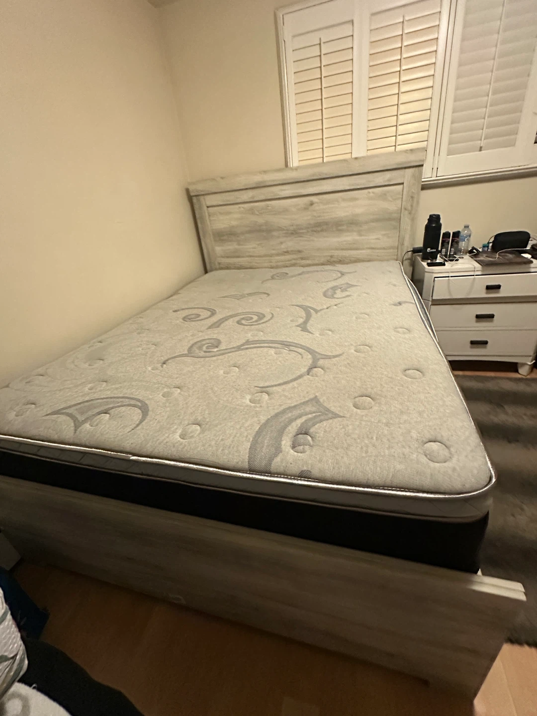 Queen size Bedroom set for sell - photo 2
