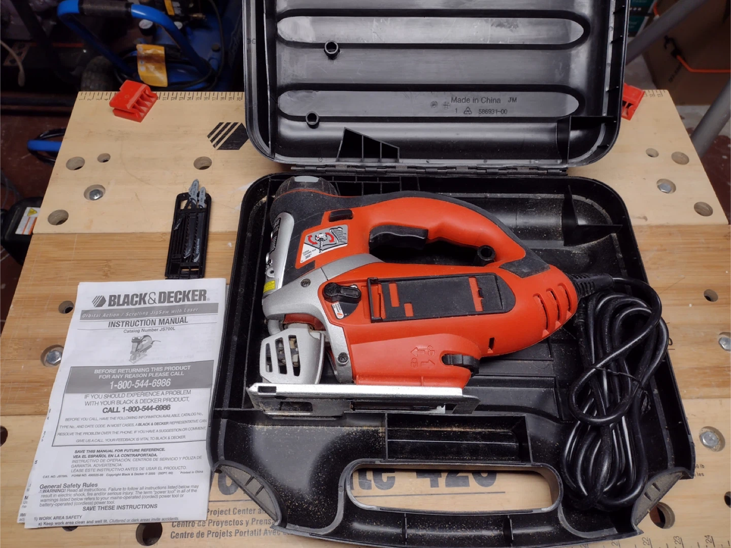 Black & Decker Orbital Action / Scrolling Jigsaw with Laser