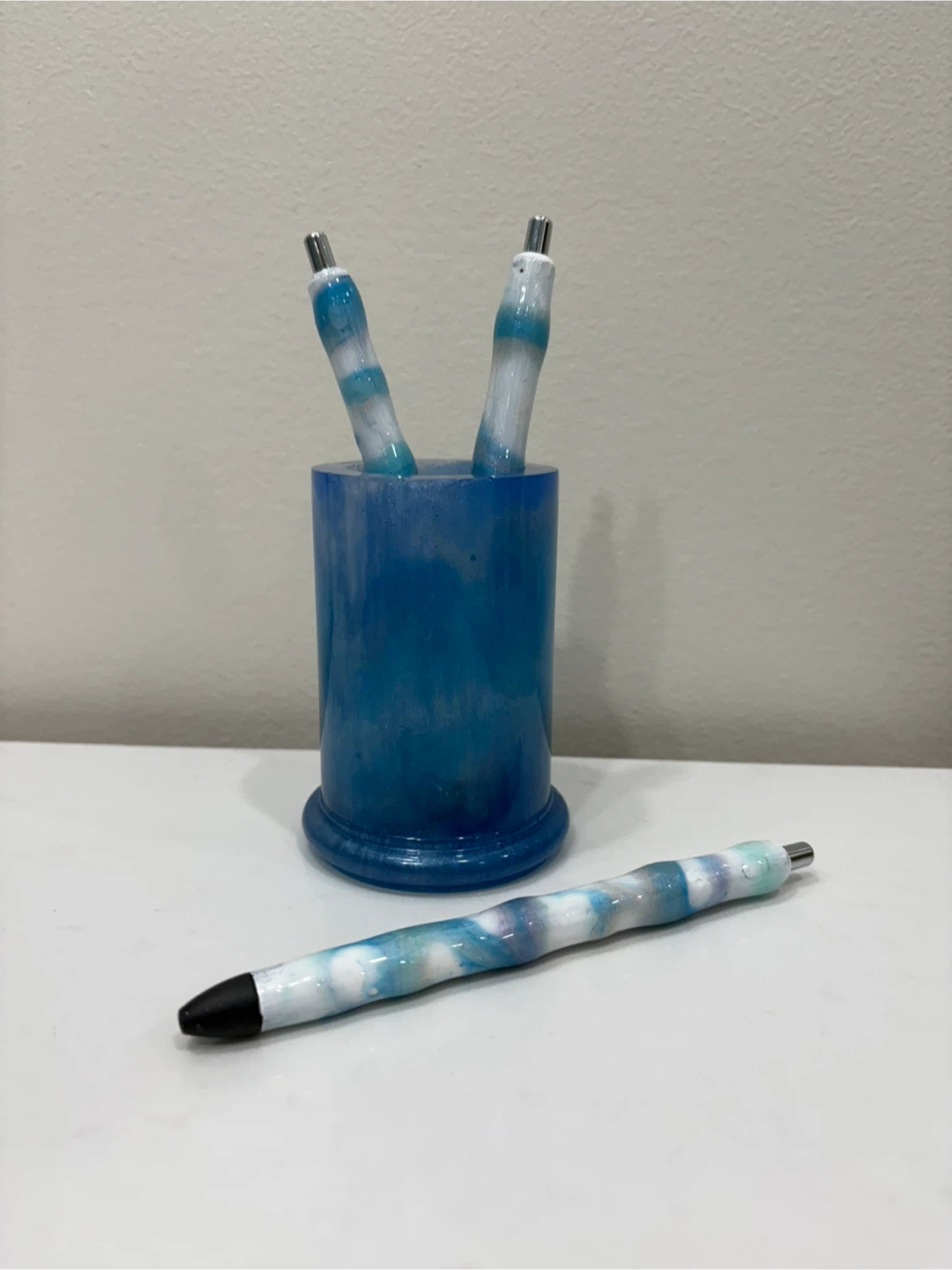 Handmade Resin Pen Holder and Pens Set - photo 4