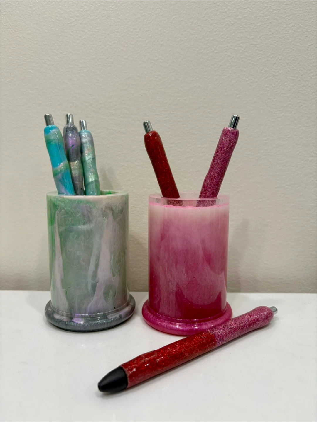 Handmade Resin Pen Holder and Pens Set - photo 2