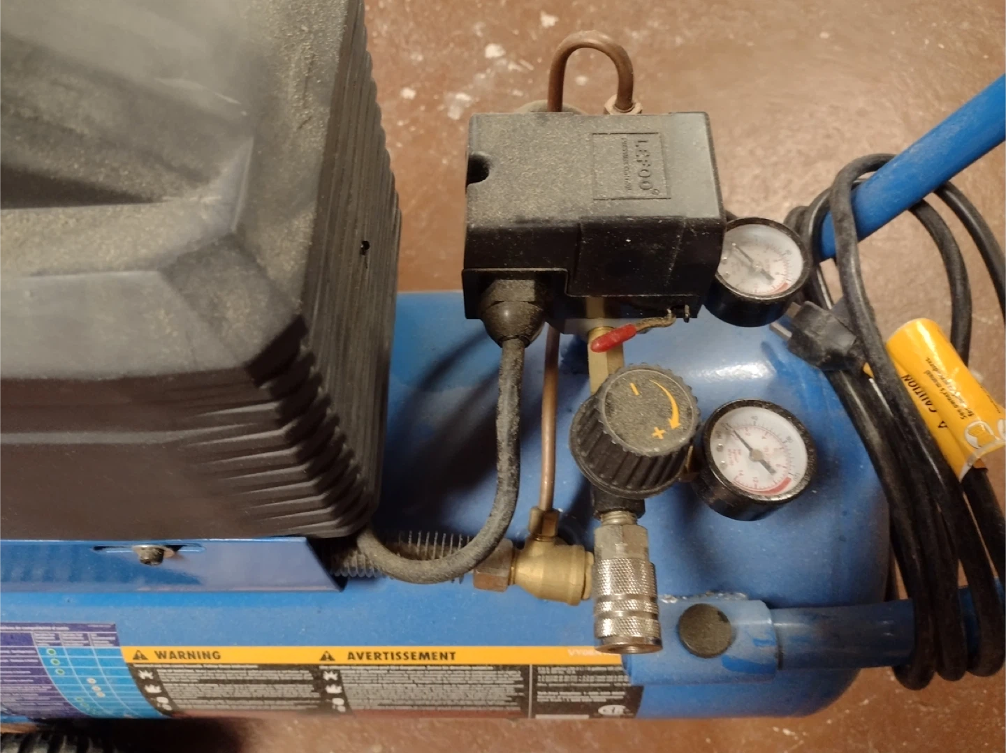 Mastercraft 8 gallon oil free air compressor - photo 2