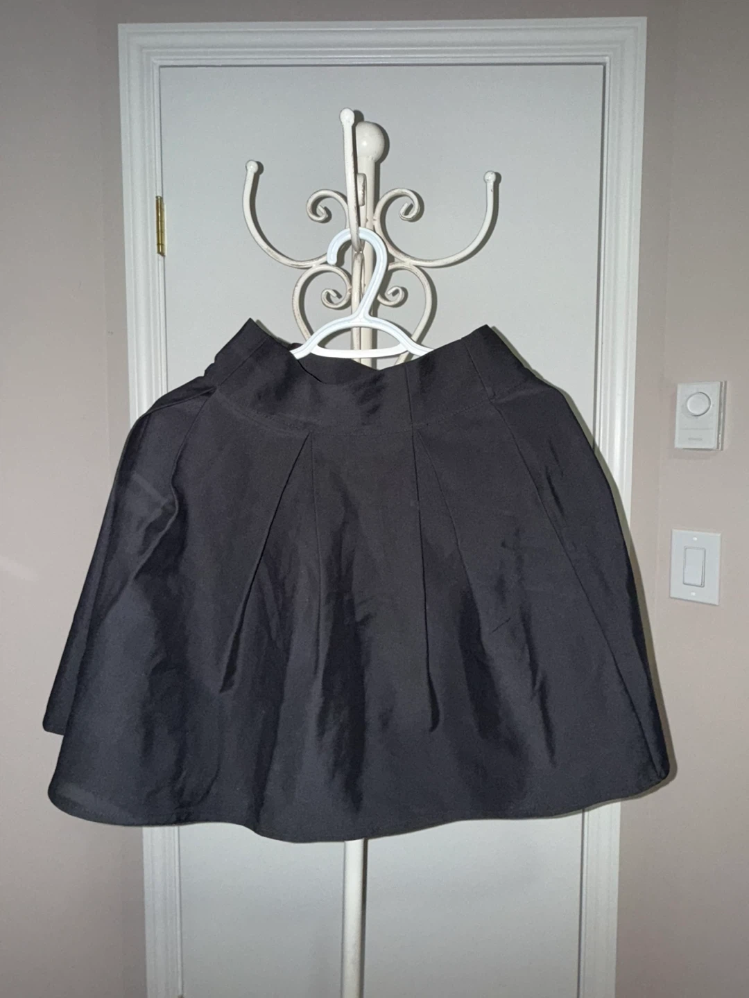 Zara Basic Black Pleated Skirt - Size Small