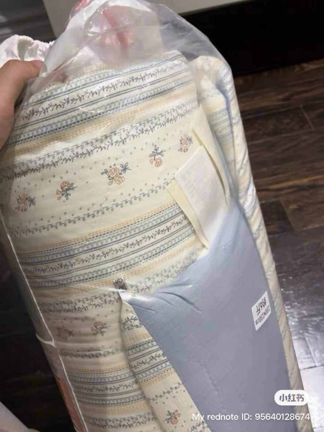Brand new Floral Pattern Comforter - photo 2