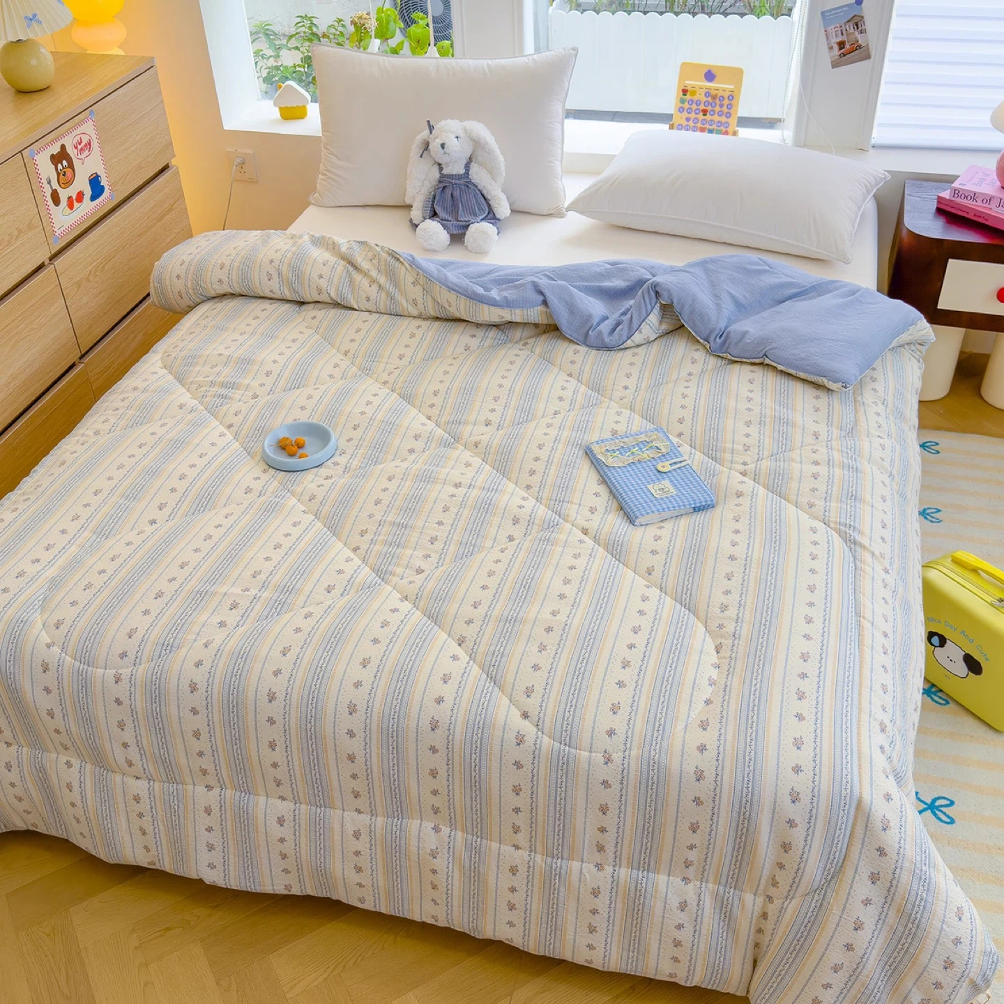Brand new Floral Pattern Comforter