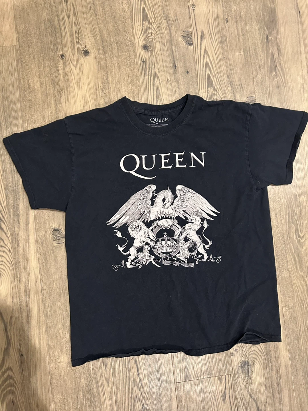 Large Black Queen Band T-shirt