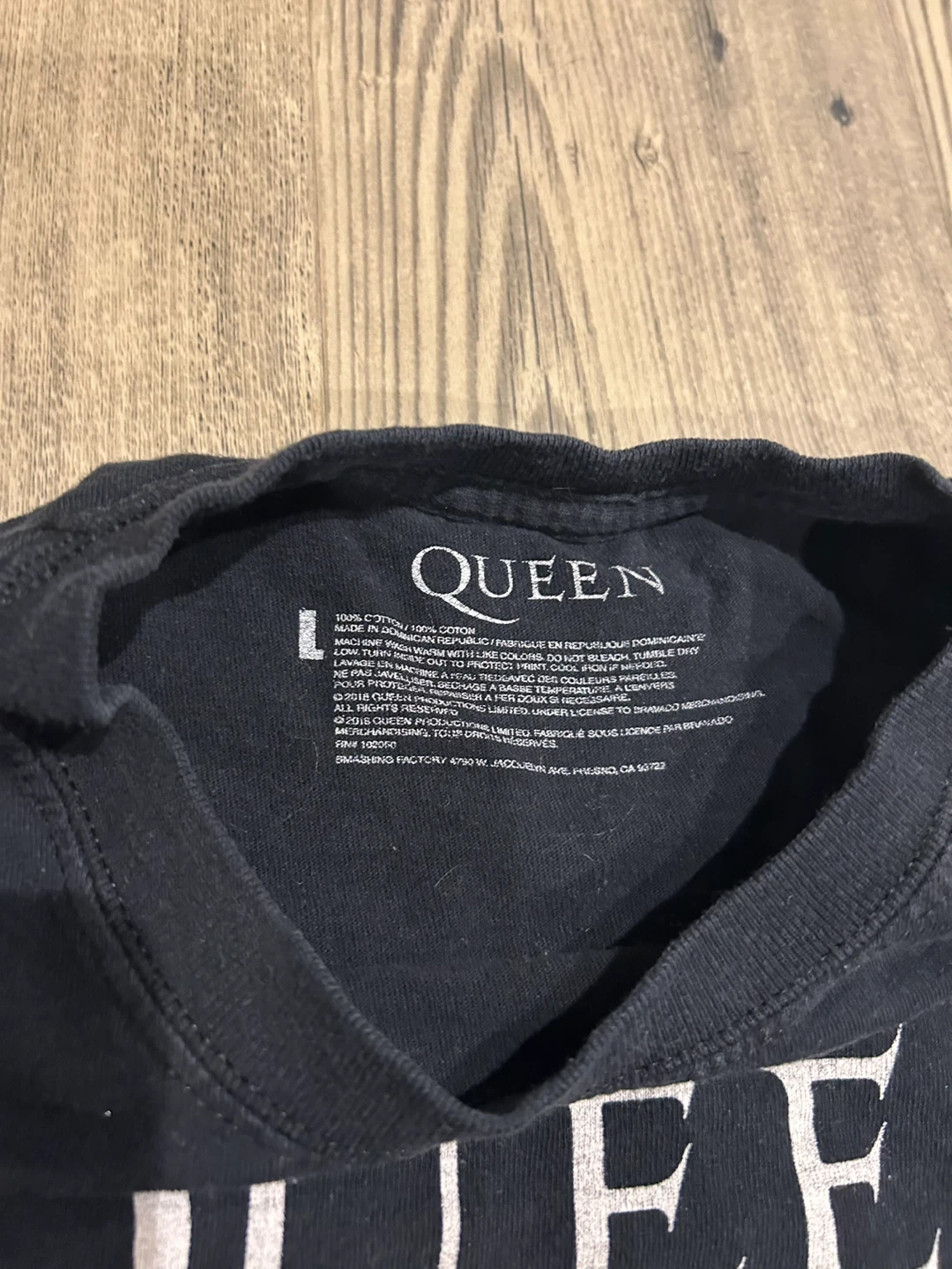 Large Black Queen Band T-shirt - photo 4