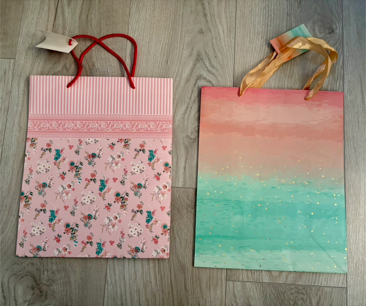 Greeting Card Set with Gift Box and Bags - photo 3