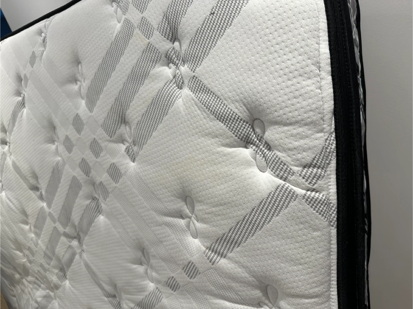 White and Grey Queen Size Mattress - photo 4