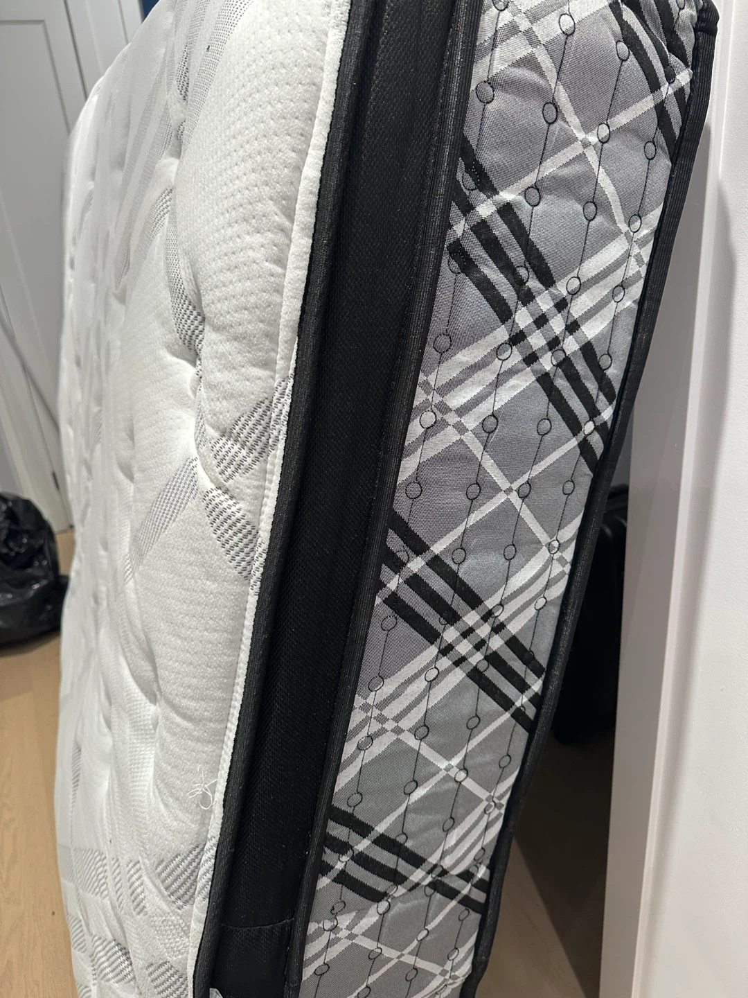 White and Grey Queen Size Mattress - photo 2