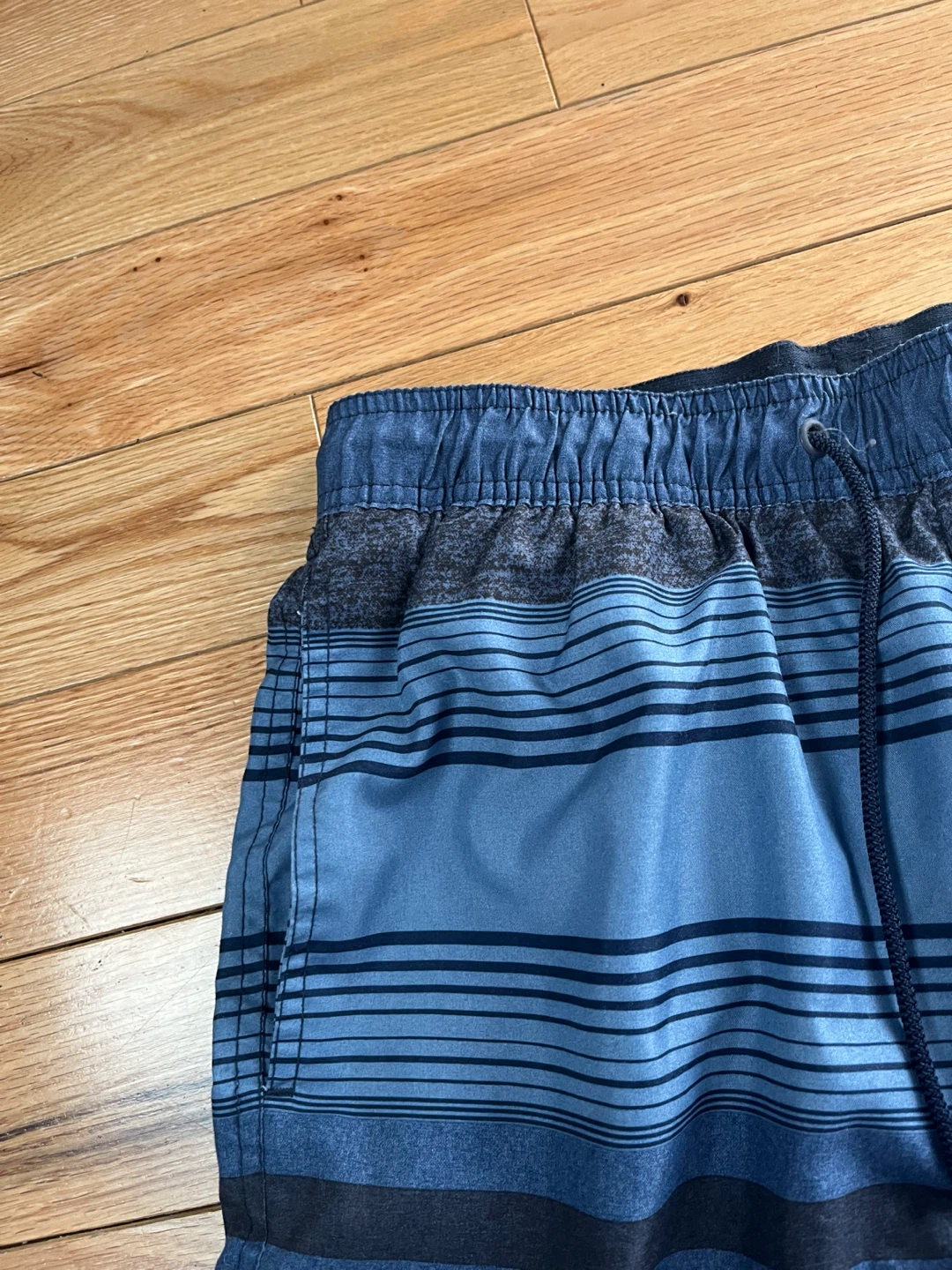 Swim shorts medium size - photo 2