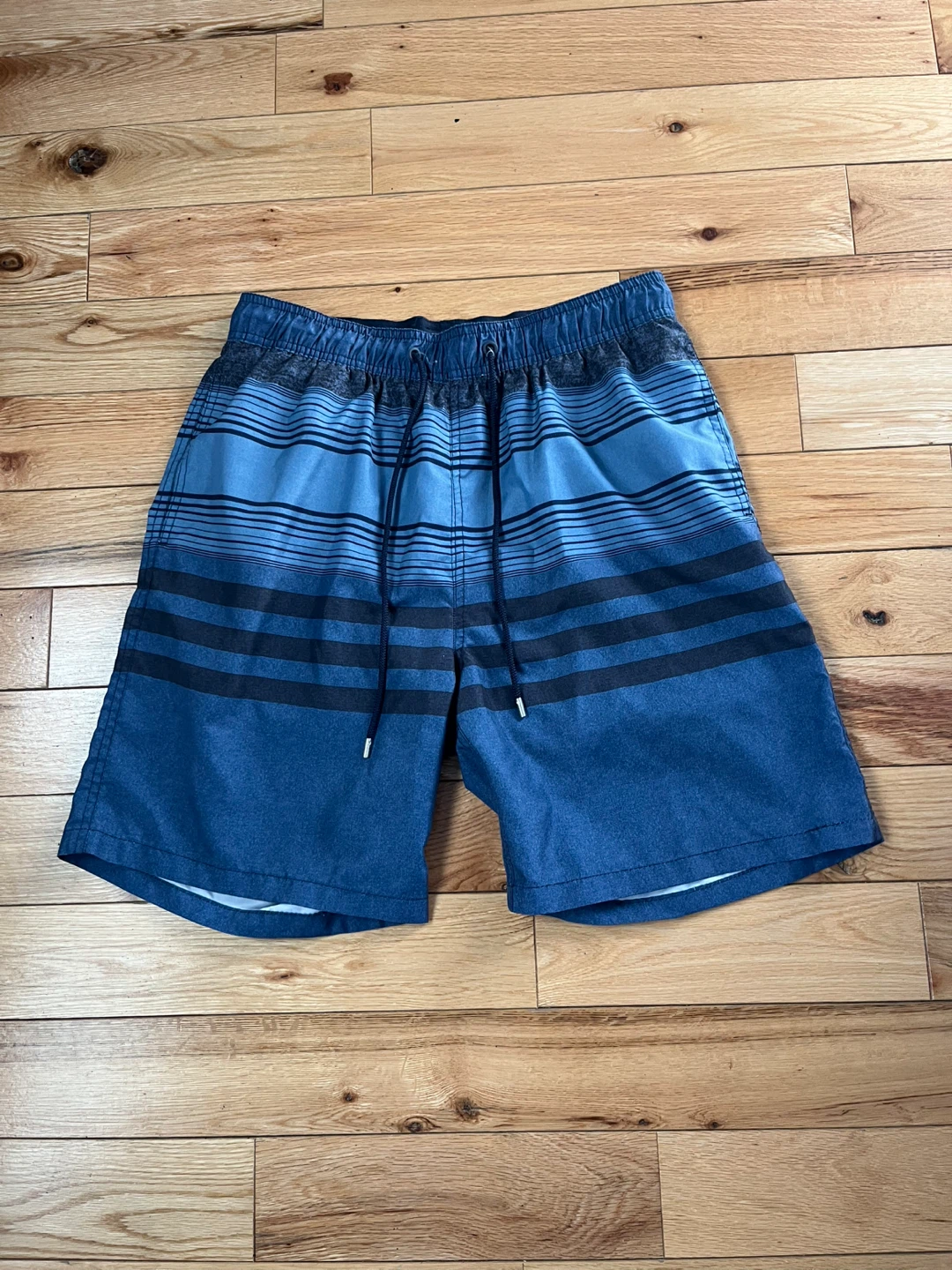 Swim shorts medium size