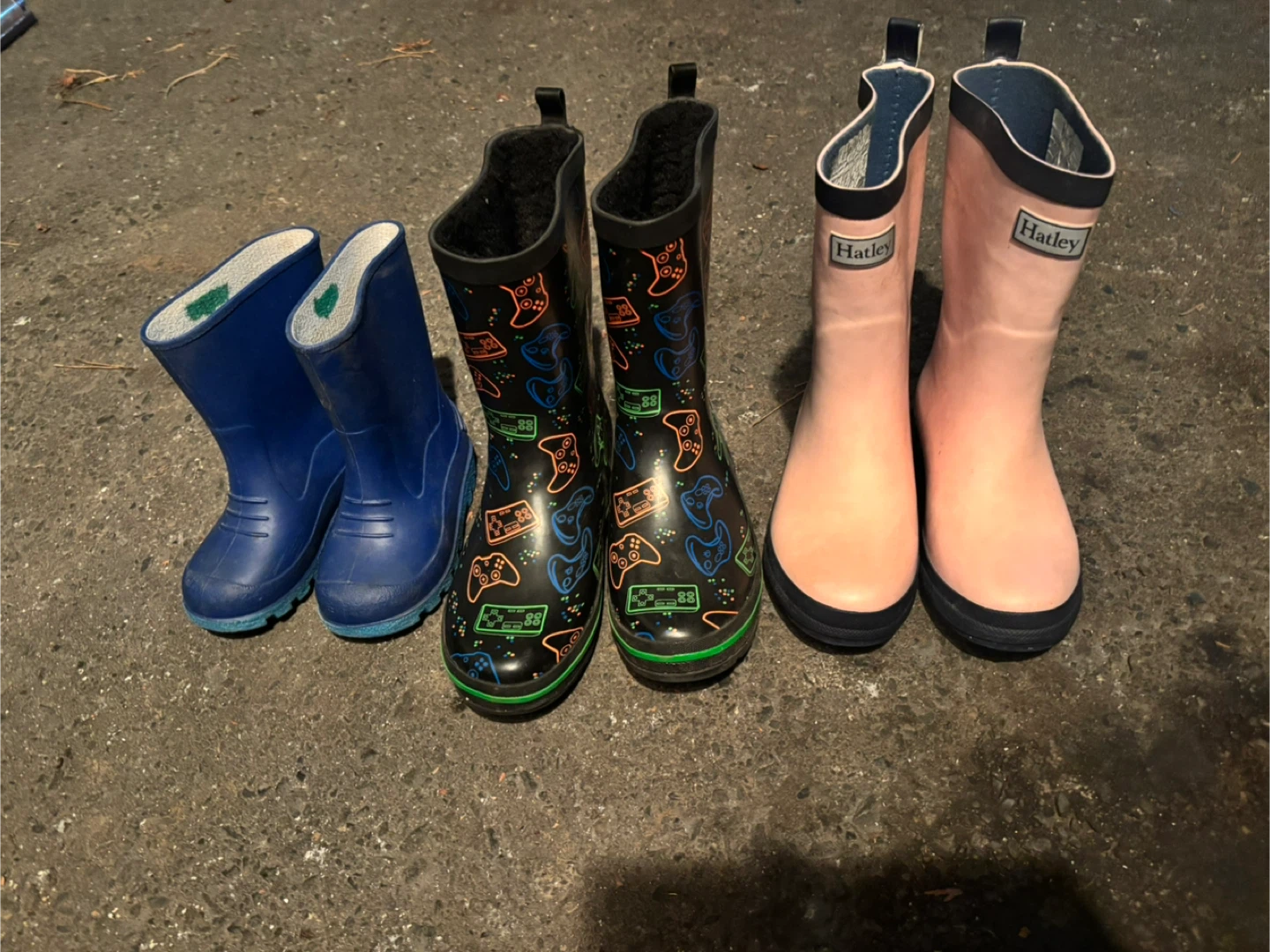 Boots for rain kids 3 dollars each