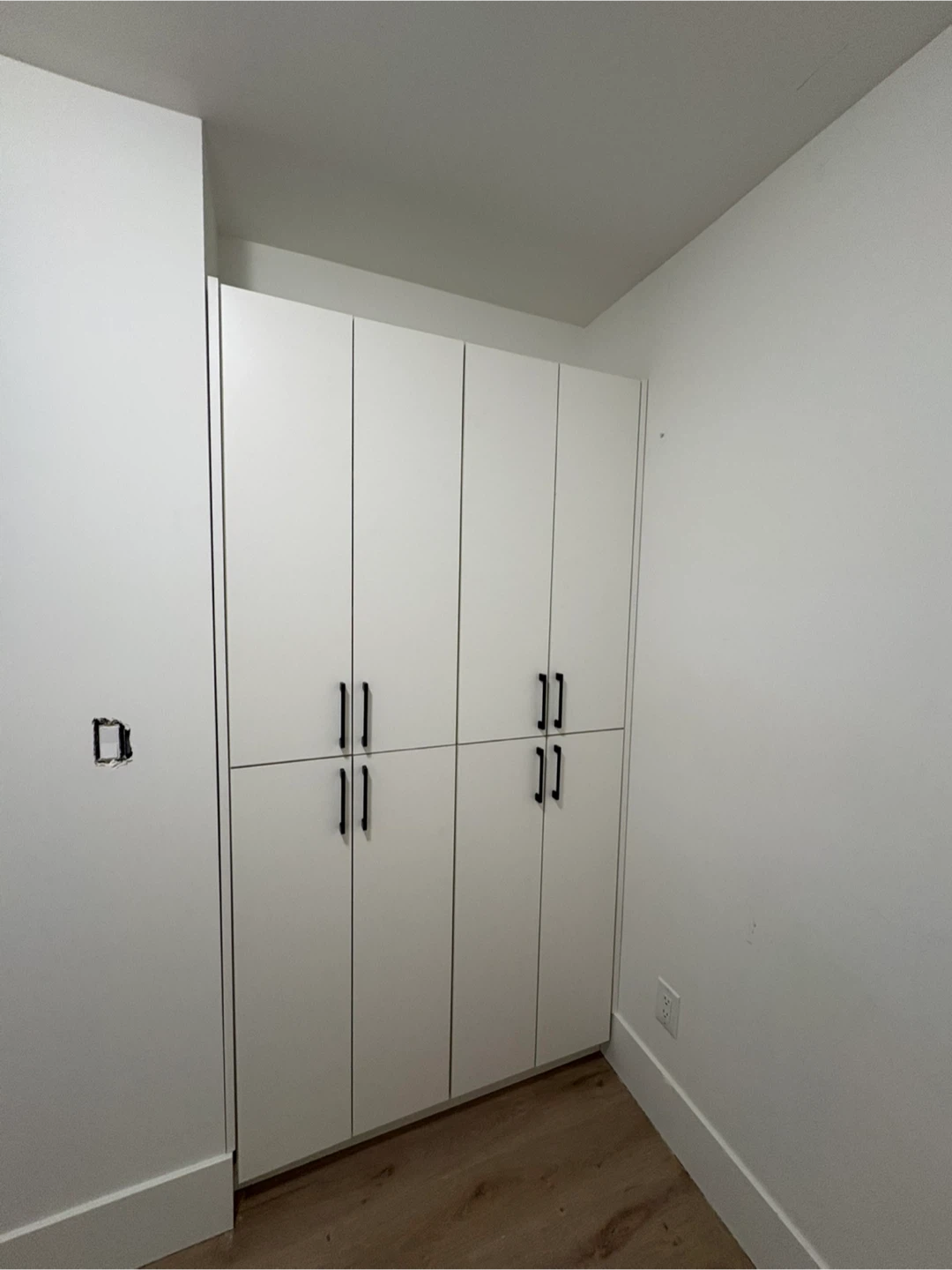 White Wardrobe with Mirror Doors and Drawers - photo 4