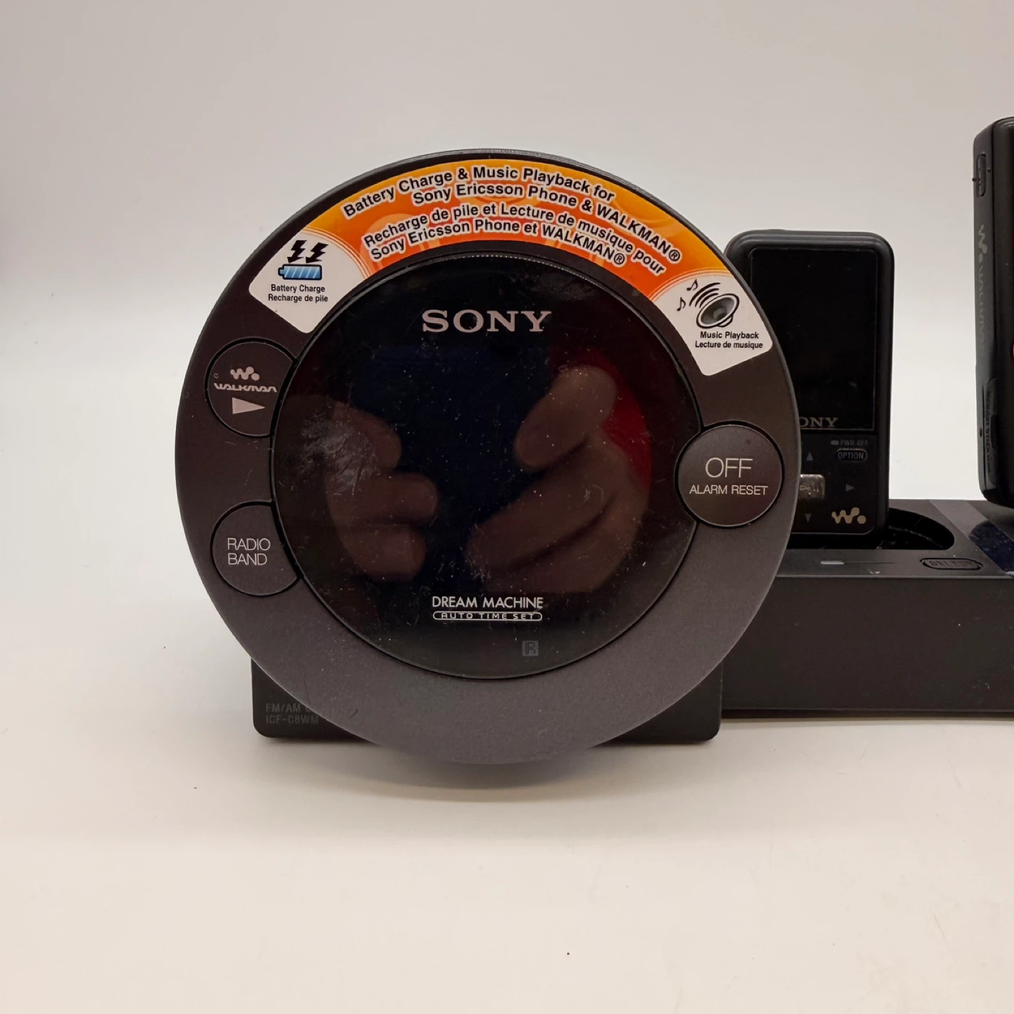 Sony Walkman NWZ-S616F + W580i Phone + Dream Machine Dock - photo 2
