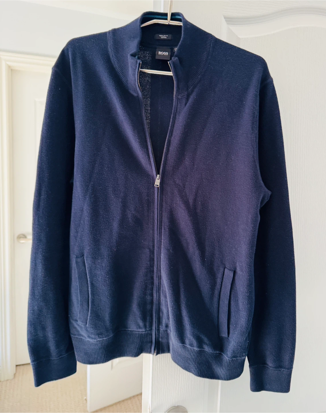 HUGO BOSS BLUE COLOR SWEATER (size: L)