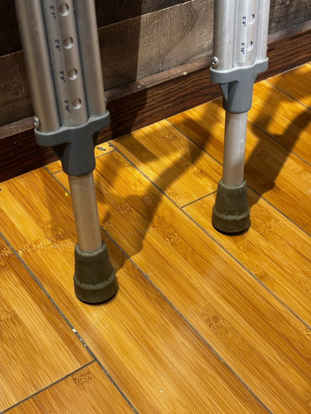 Under arm crutches - photo 3