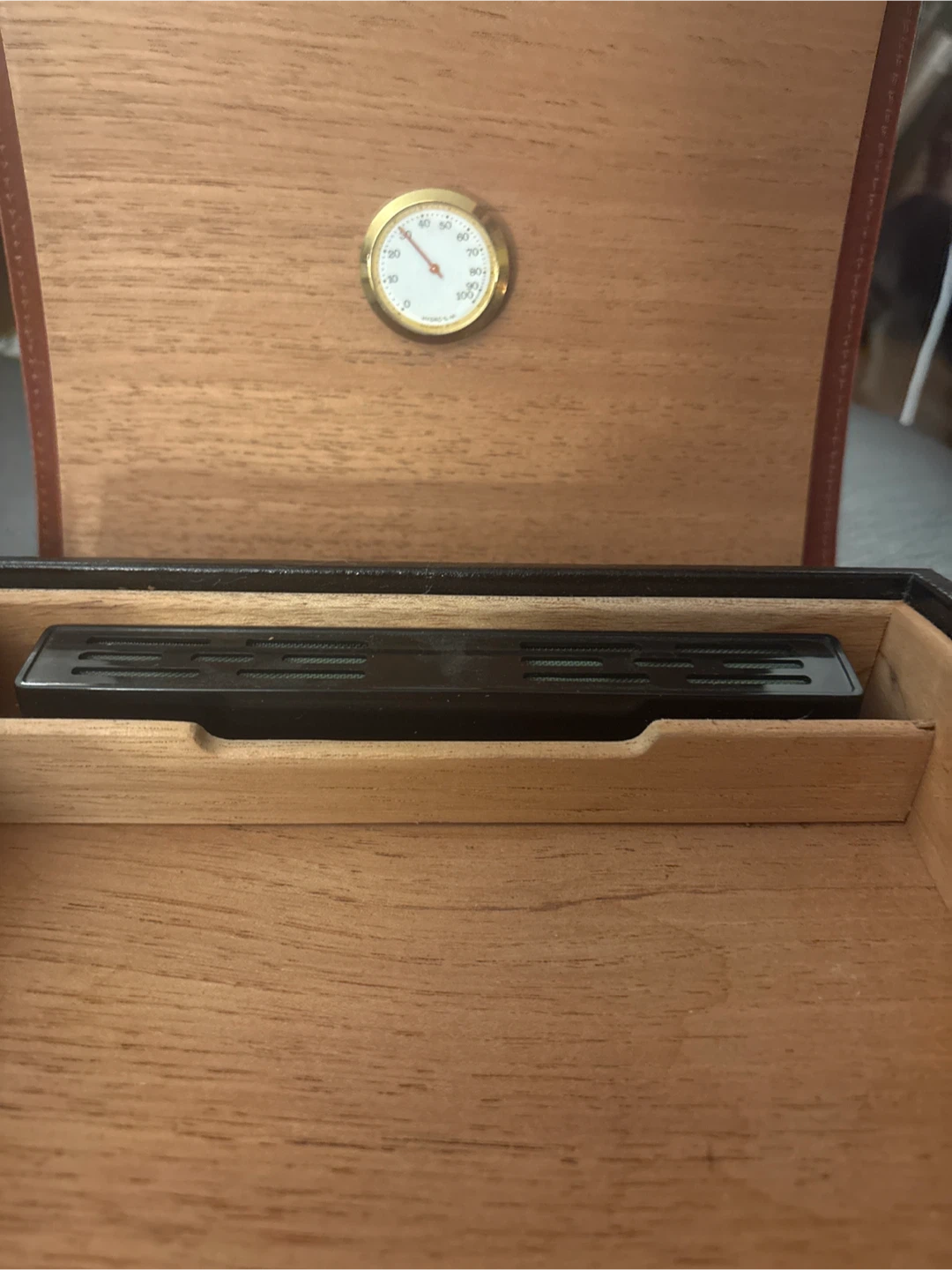 Leather and cedar humidor - photo 2