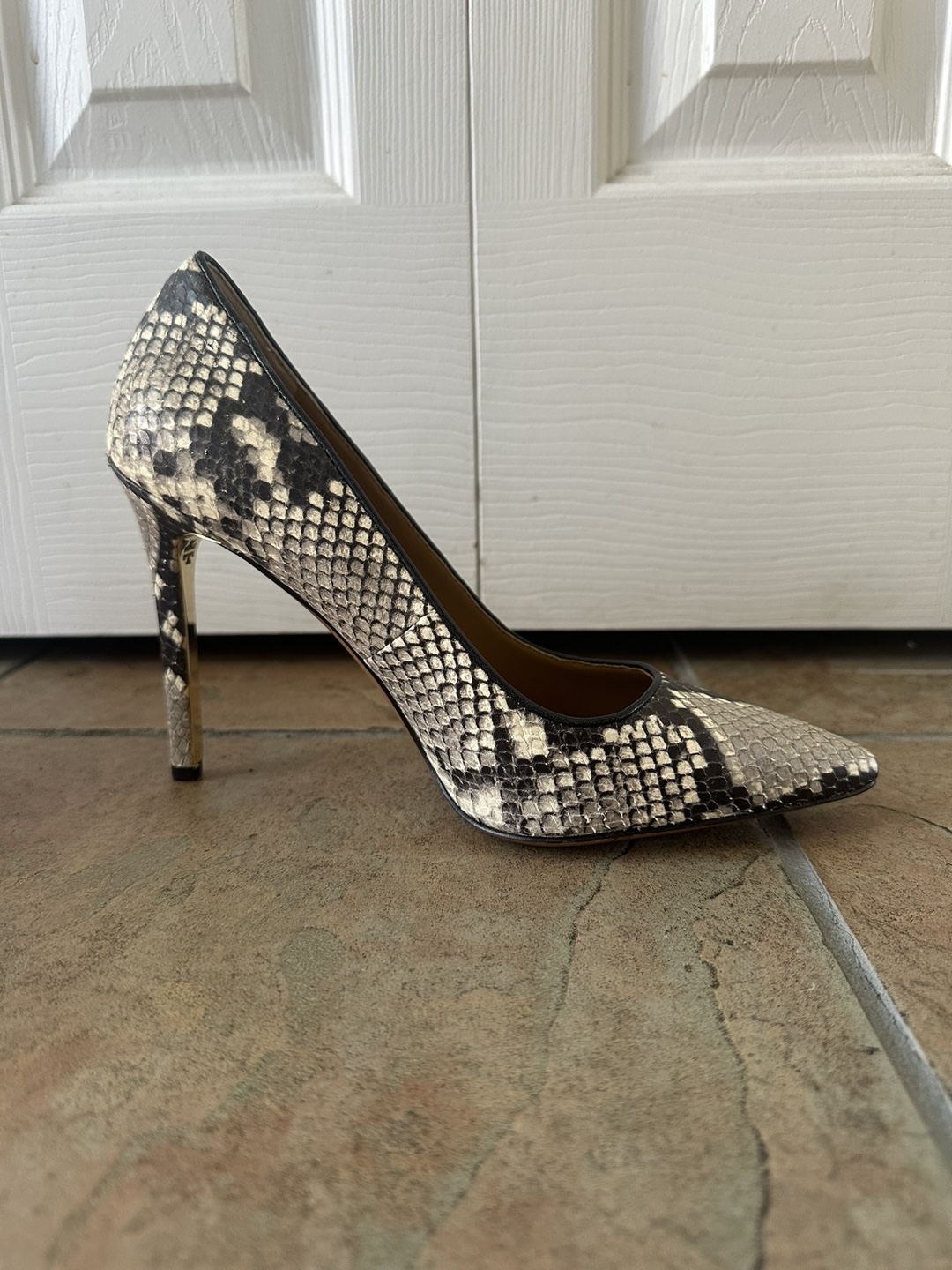 NEW Tory Burch Elana Snake Print Leather Pumps Size 7 - photo 2