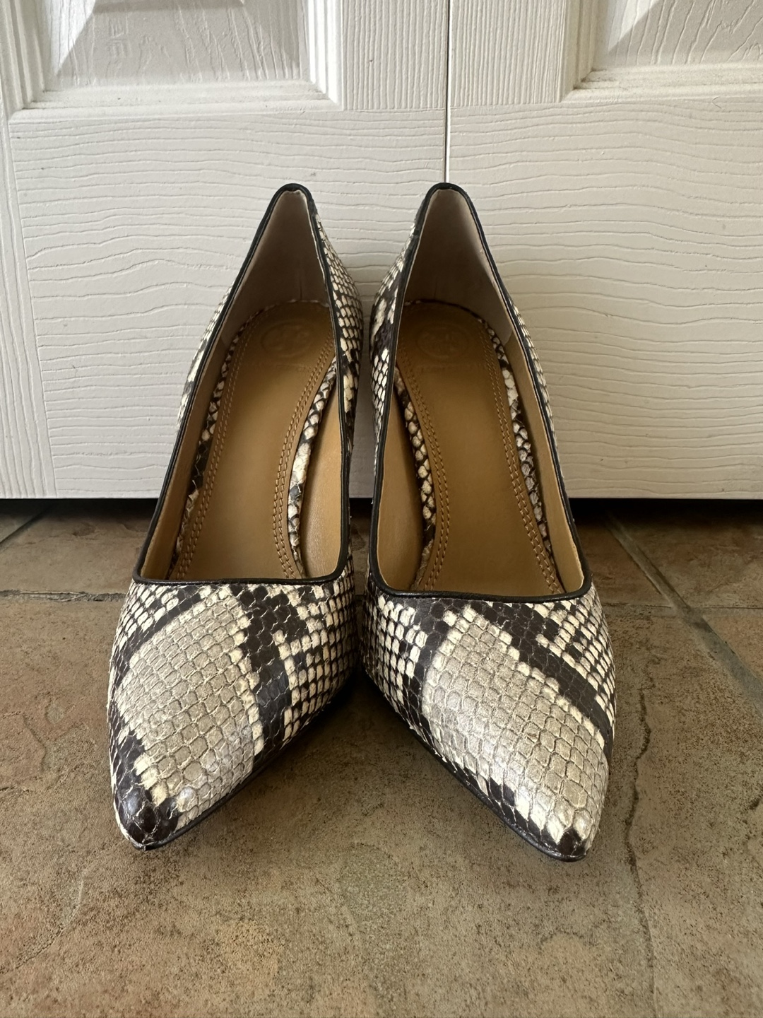 NEW Tory Burch Elana Snake Print Leather Pumps Size 7 - photo 4